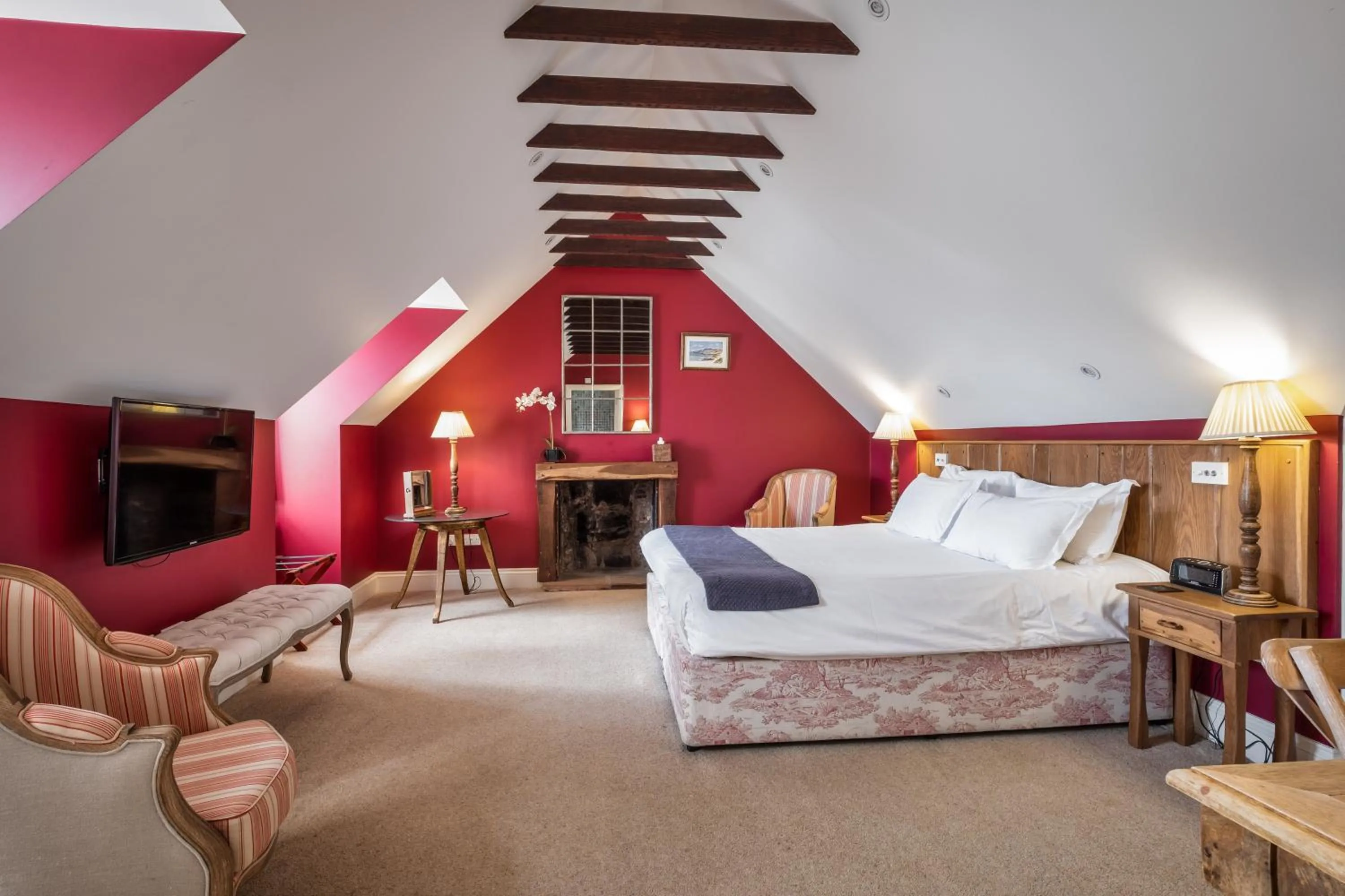 Bedroom, Bed in Buccleuch and Queensberry Arms Hotel