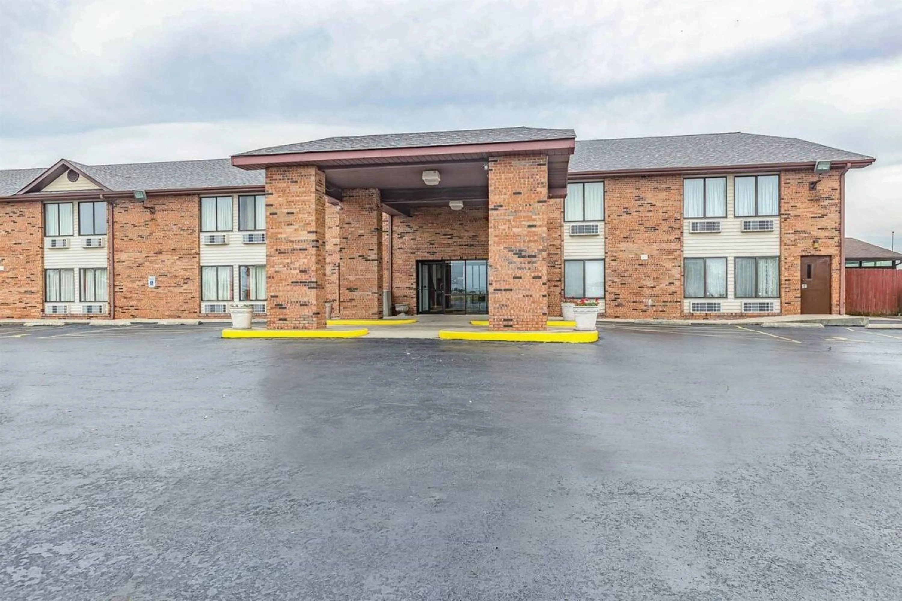 Business facilities in Red Lion Inn & Suites Saint Louis