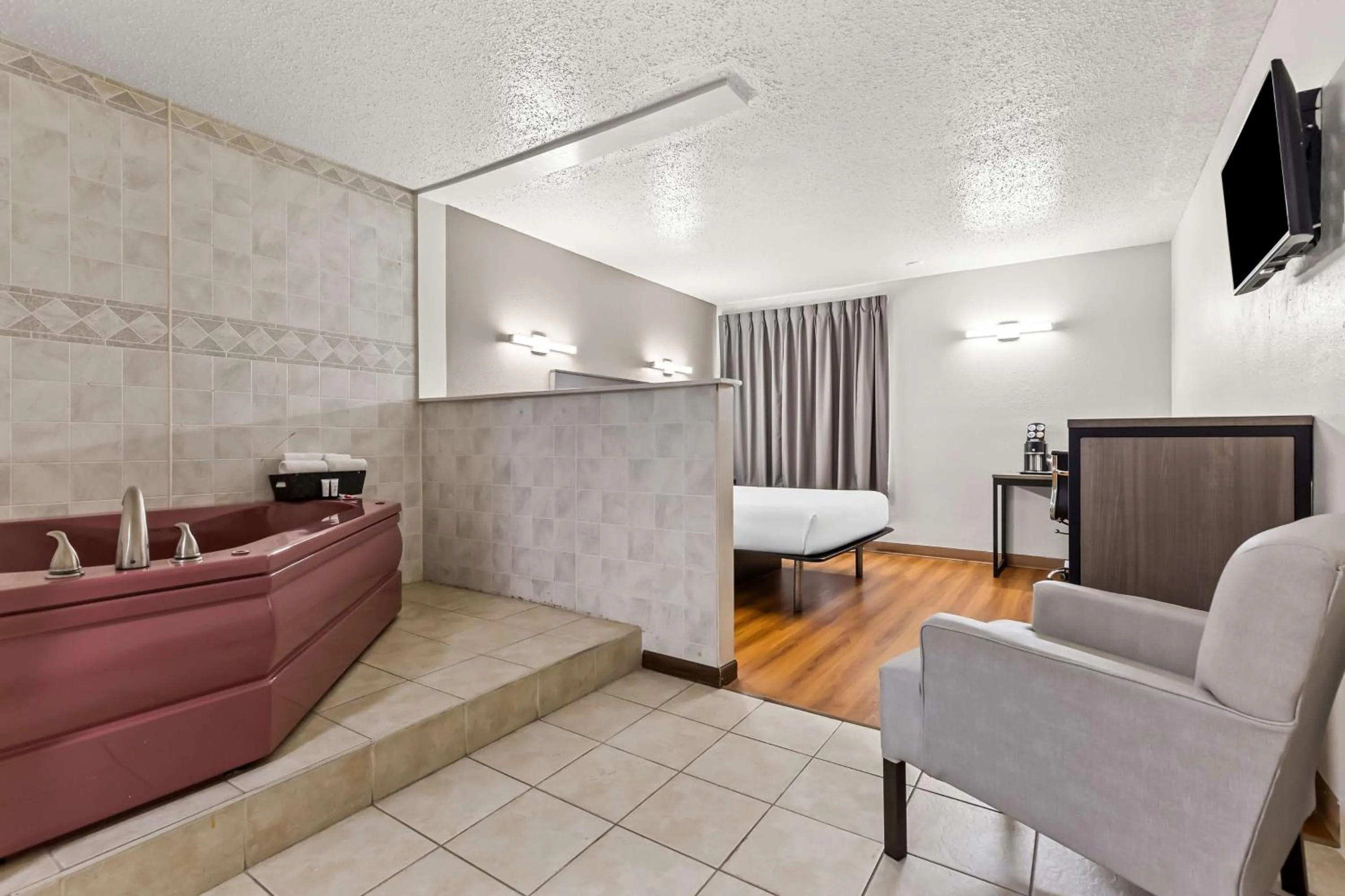 Bedroom in Red Lion Inn & Suites Saint Louis