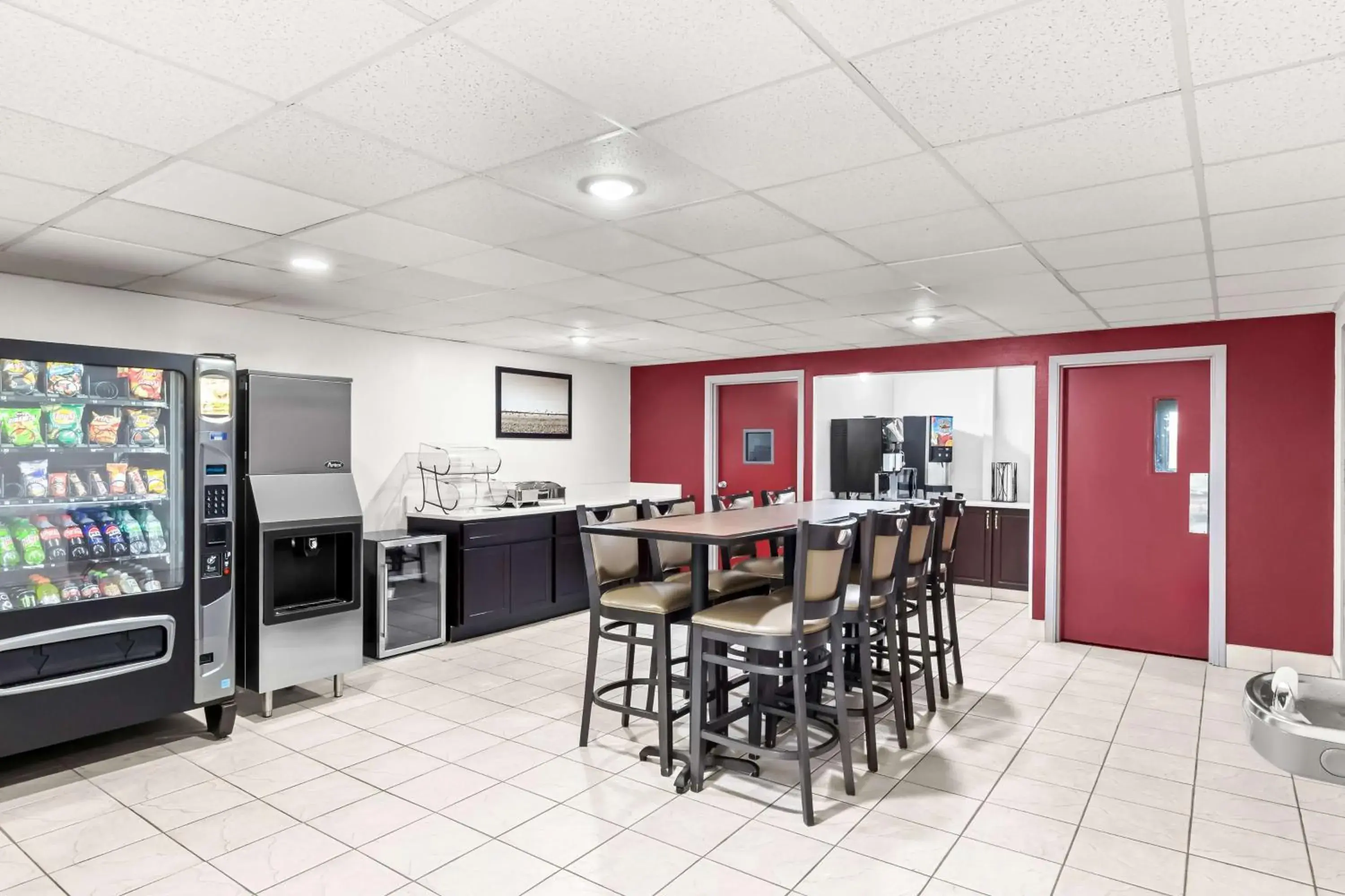 Restaurant/places to eat in Red Lion Inn & Suites Saint Louis Restaurant/places to eat in Red Lion Inn & Suites Saint Louis