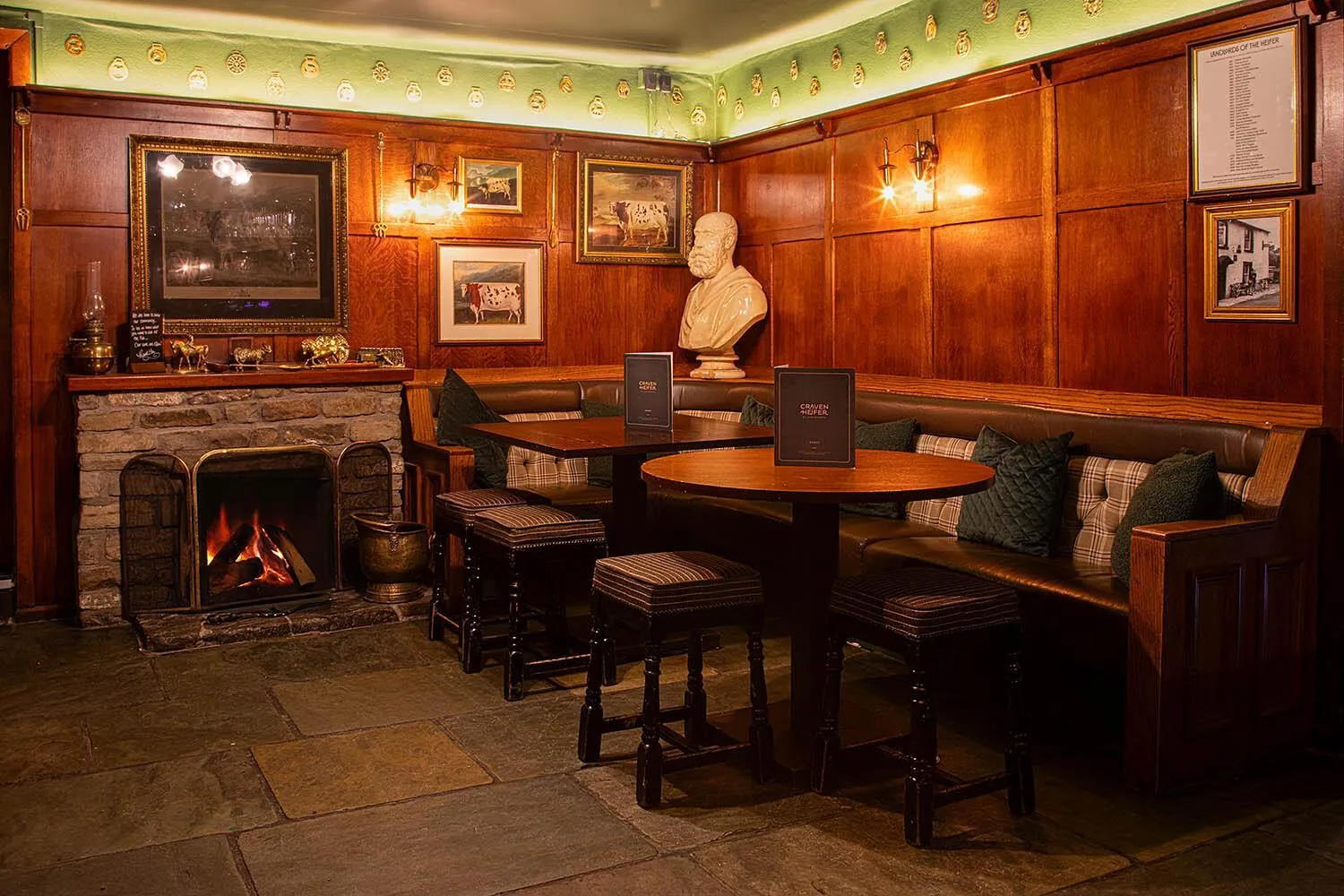 Lounge or bar in The Craven Heifer at Stainforth