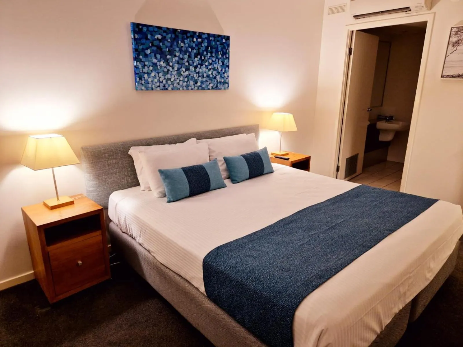 Bedroom, Bed in Coolum At The Beach