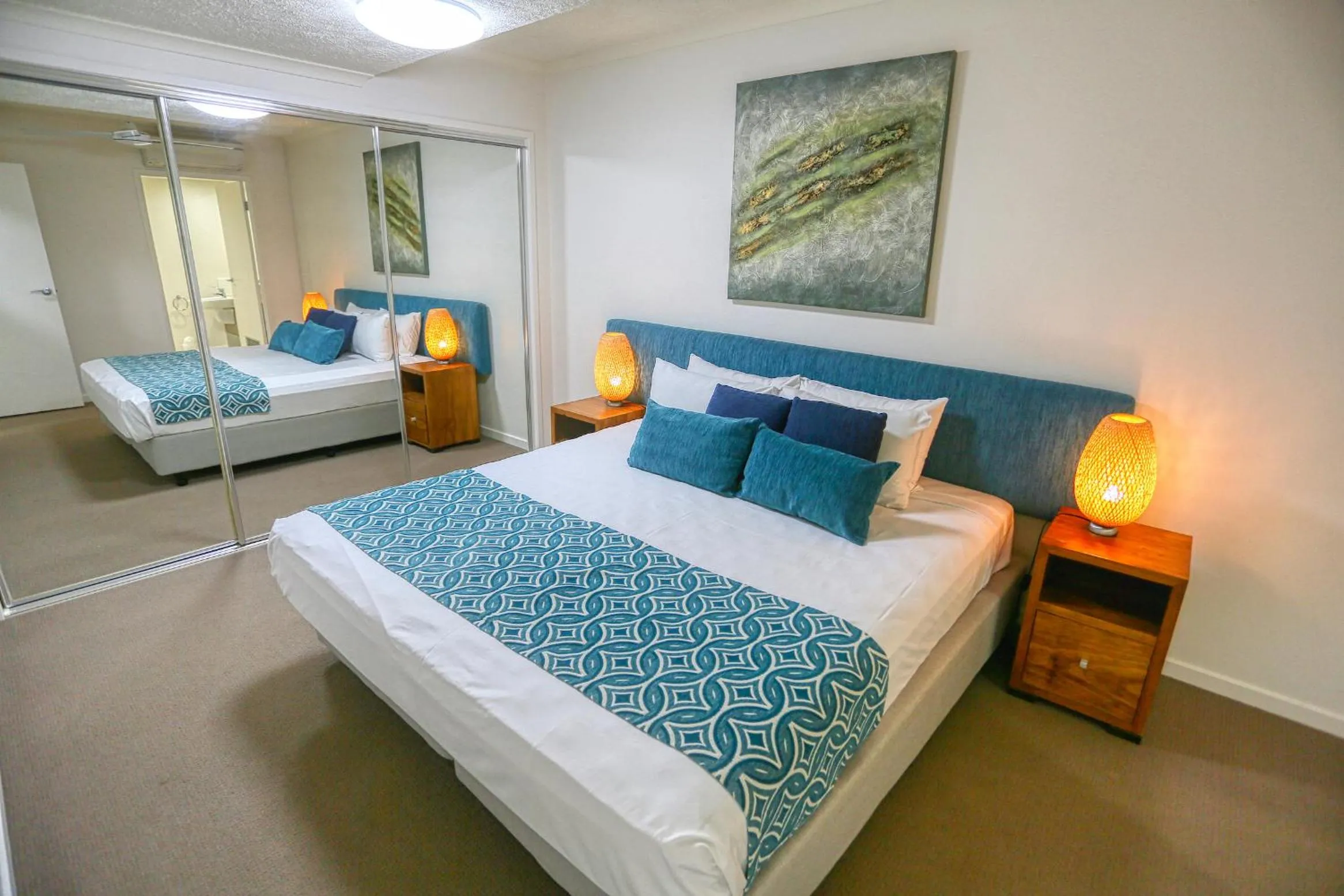 Photo of the whole room, Bed in Coolum At The Beach