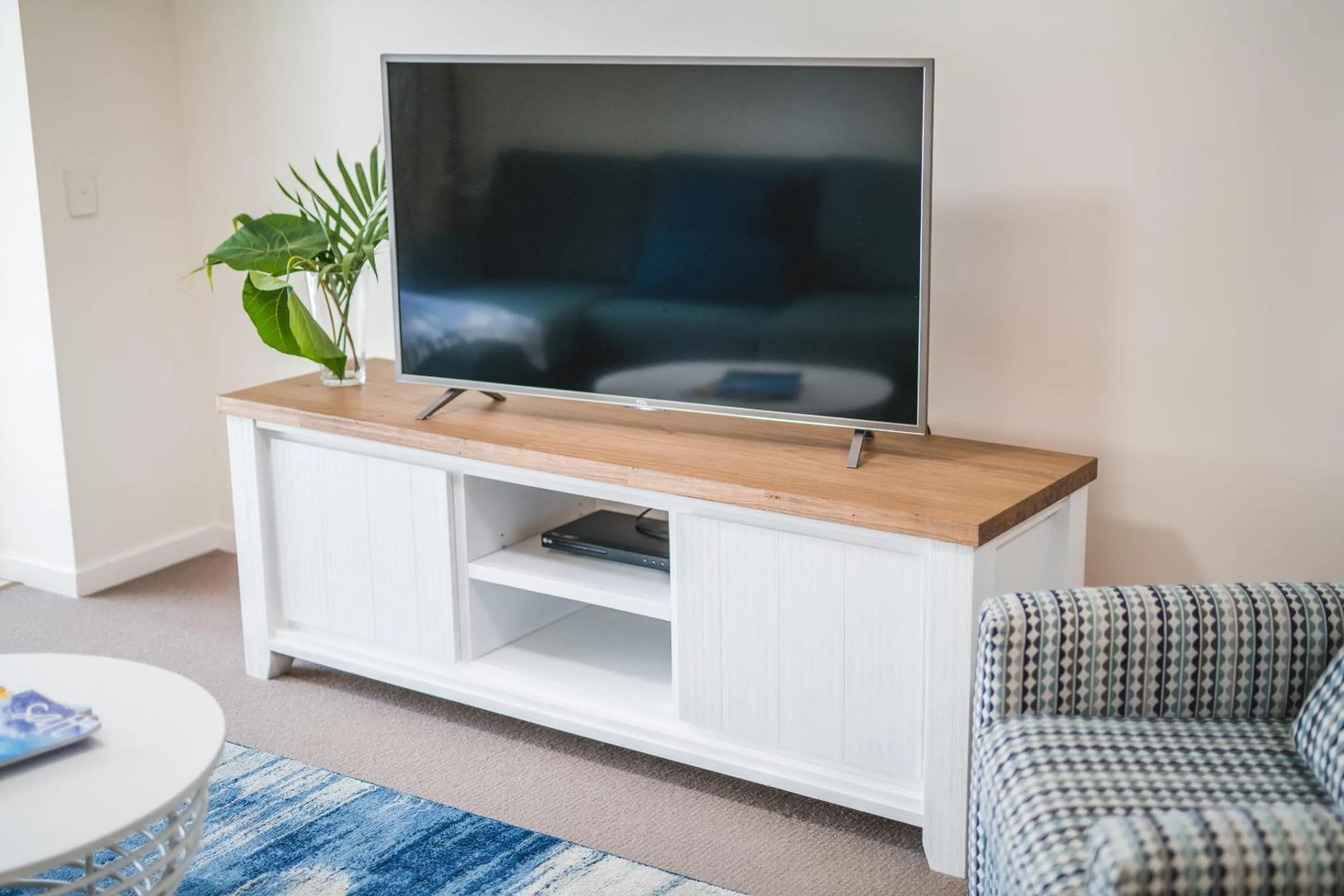 TV and multimedia in Coolum At The Beach