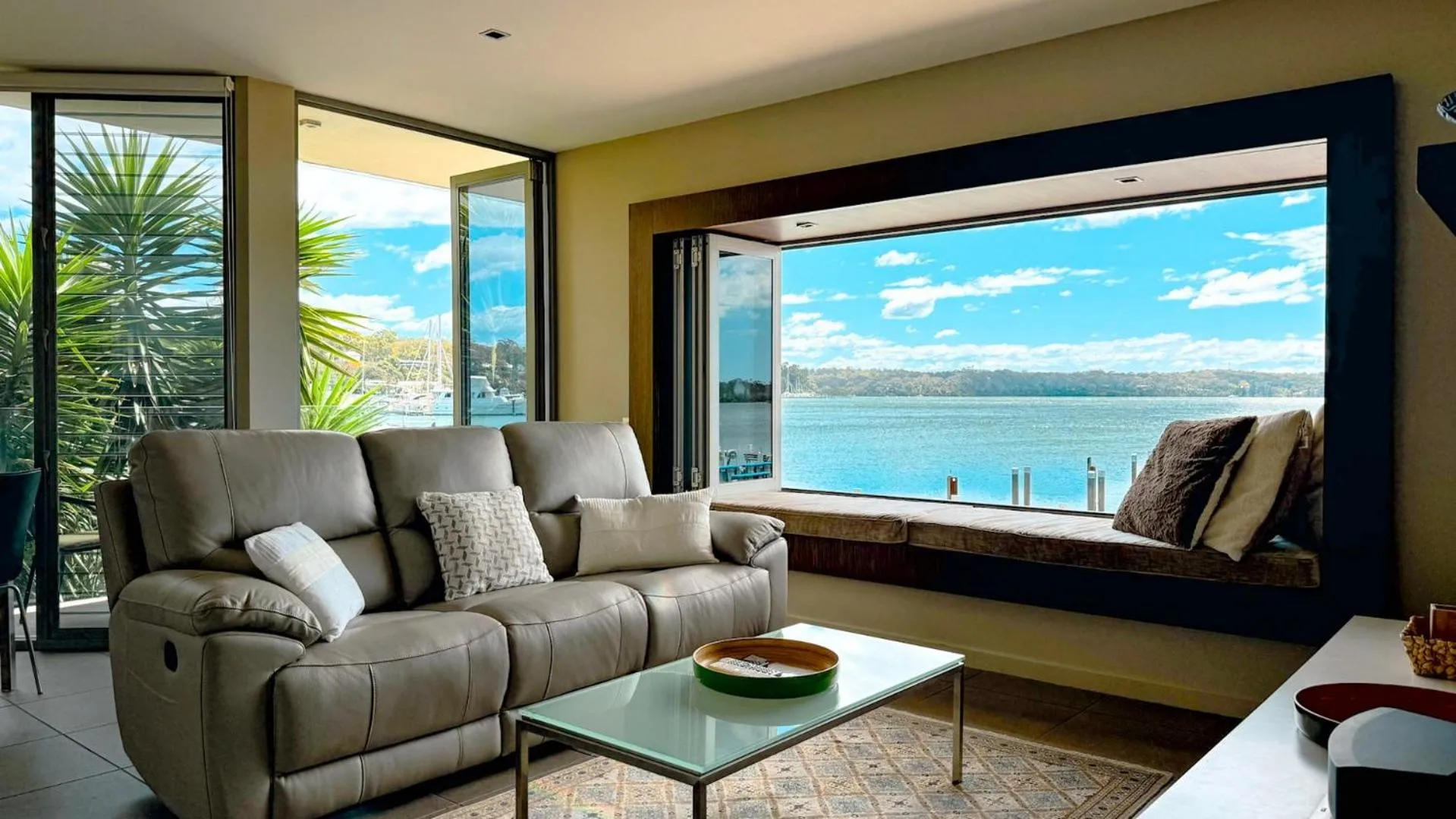 A Window on the Bay - Scenic Metung Retreat