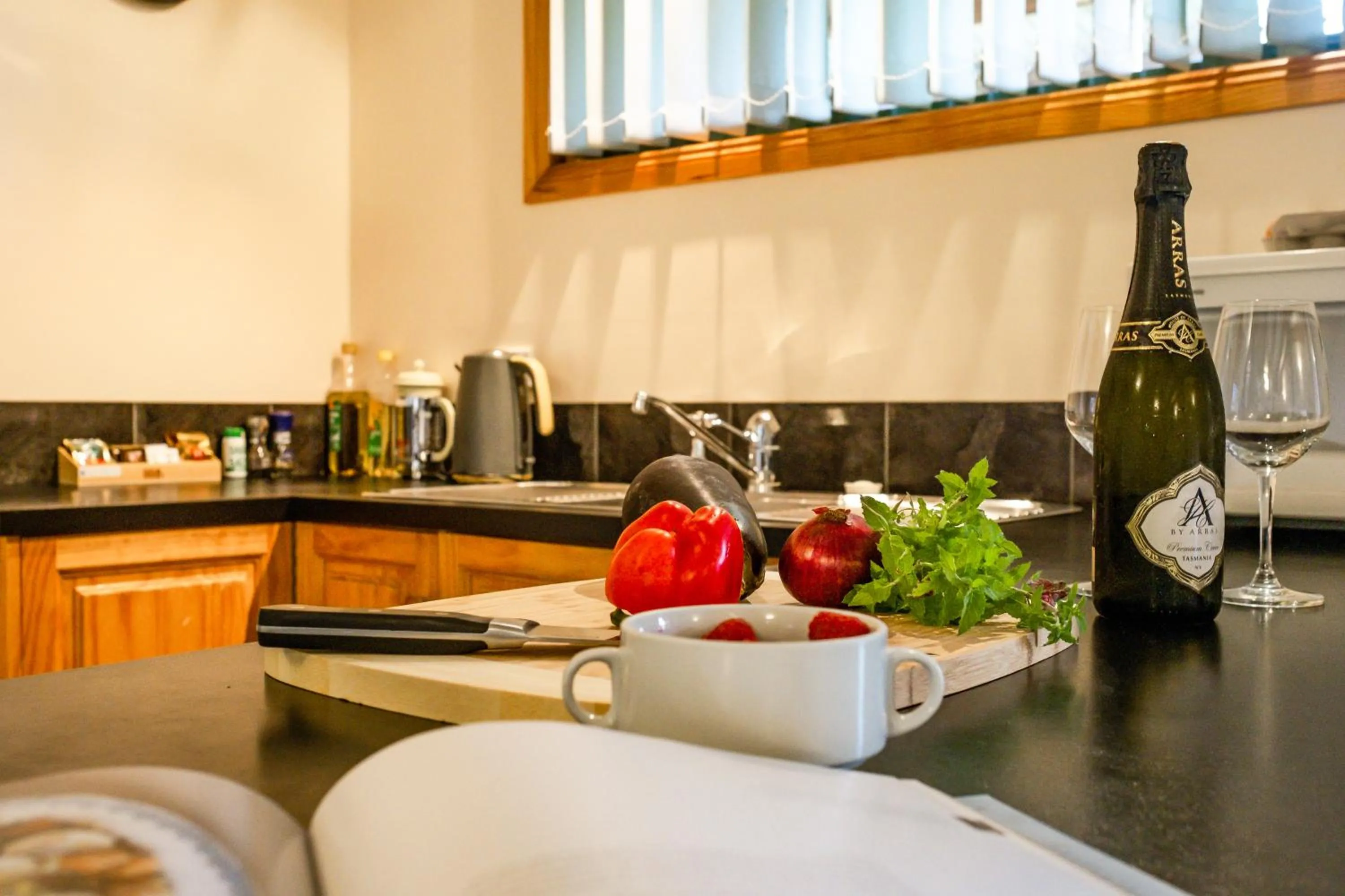 kitchen in Freycinet Cottage 2 – Dolerite
