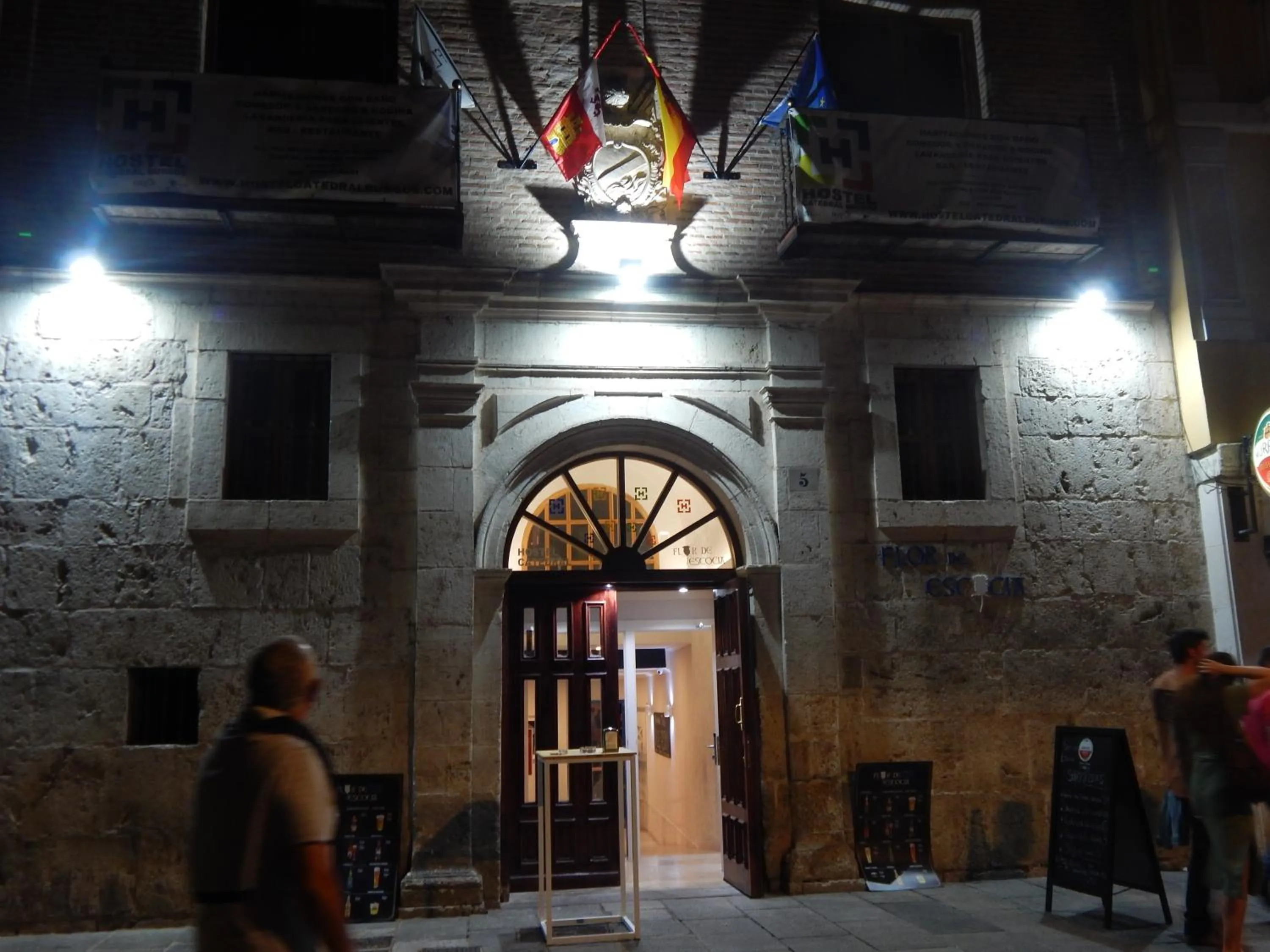 Facade/entrance in Hostel Catedral Burgos