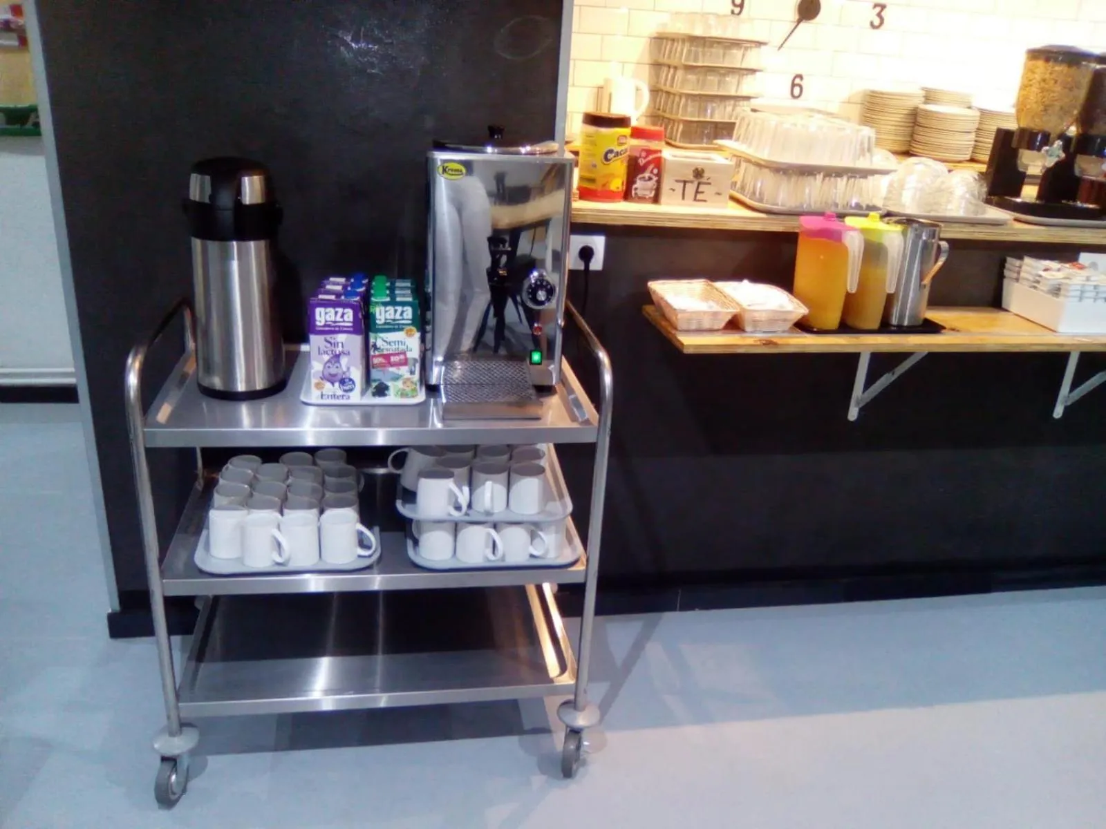 Food and drinks in Hostel Catedral Burgos