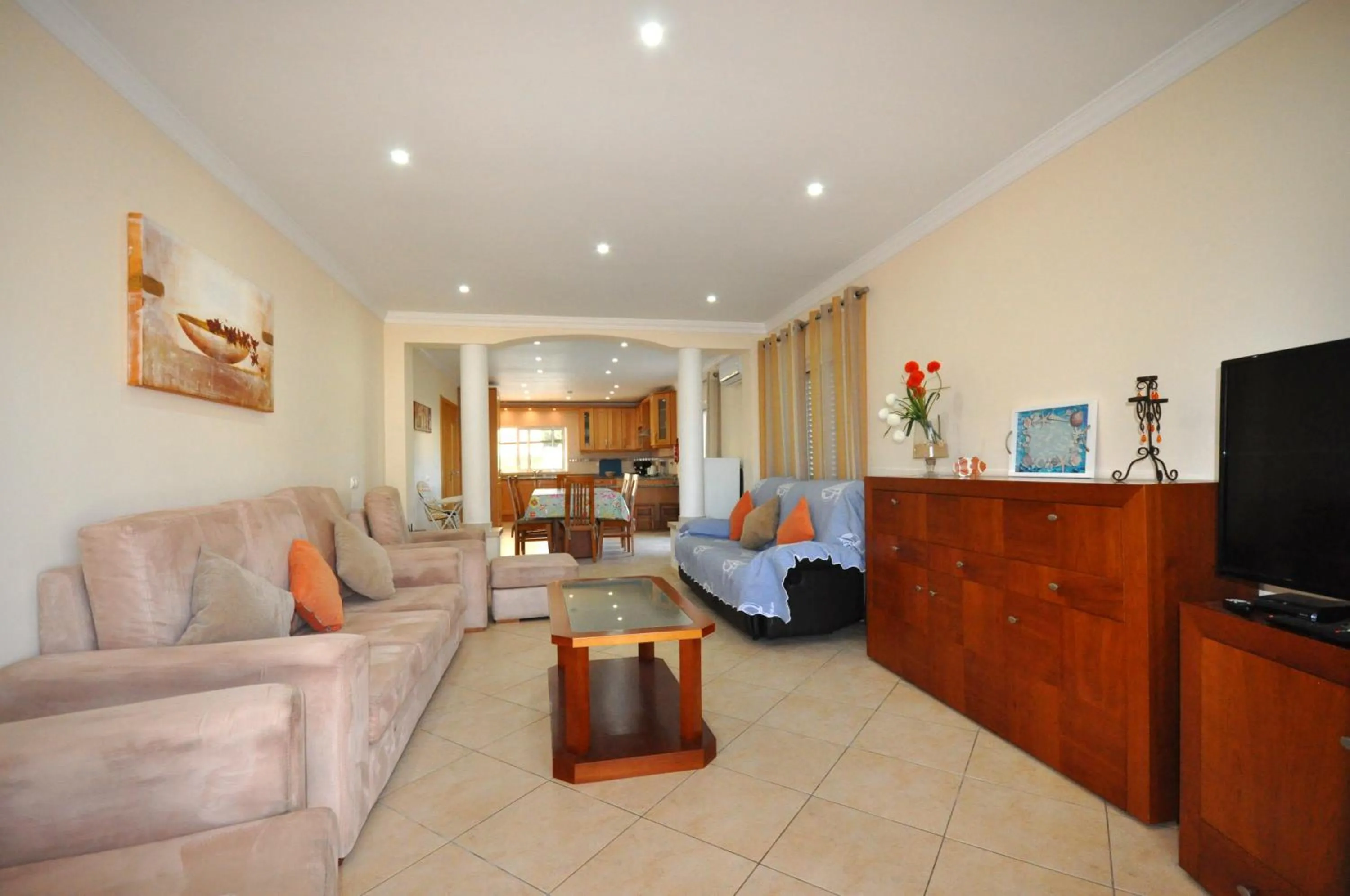 Communal lounge/ TV room in Large 3 bedroom private pool villa in Vilasol Resort