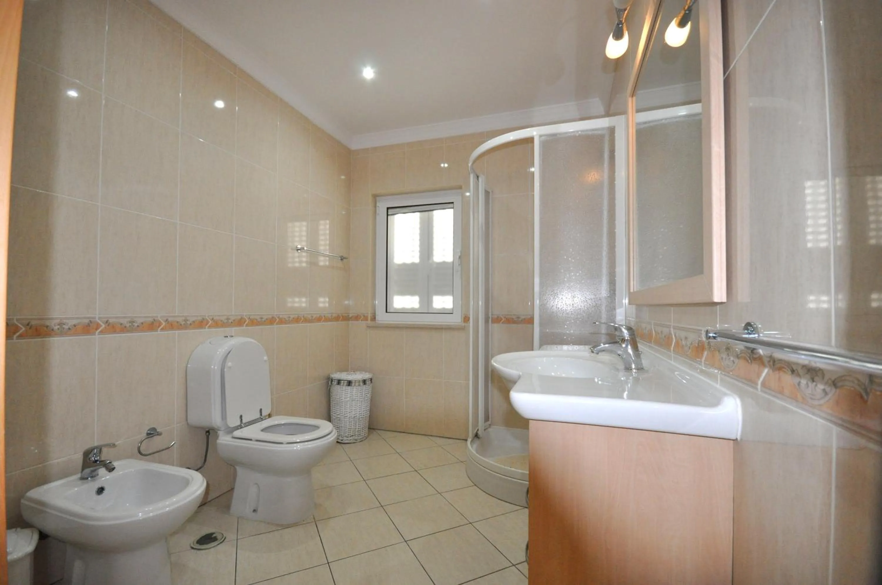 Bathroom in Large 3 bedroom private pool villa in Vilasol Resort