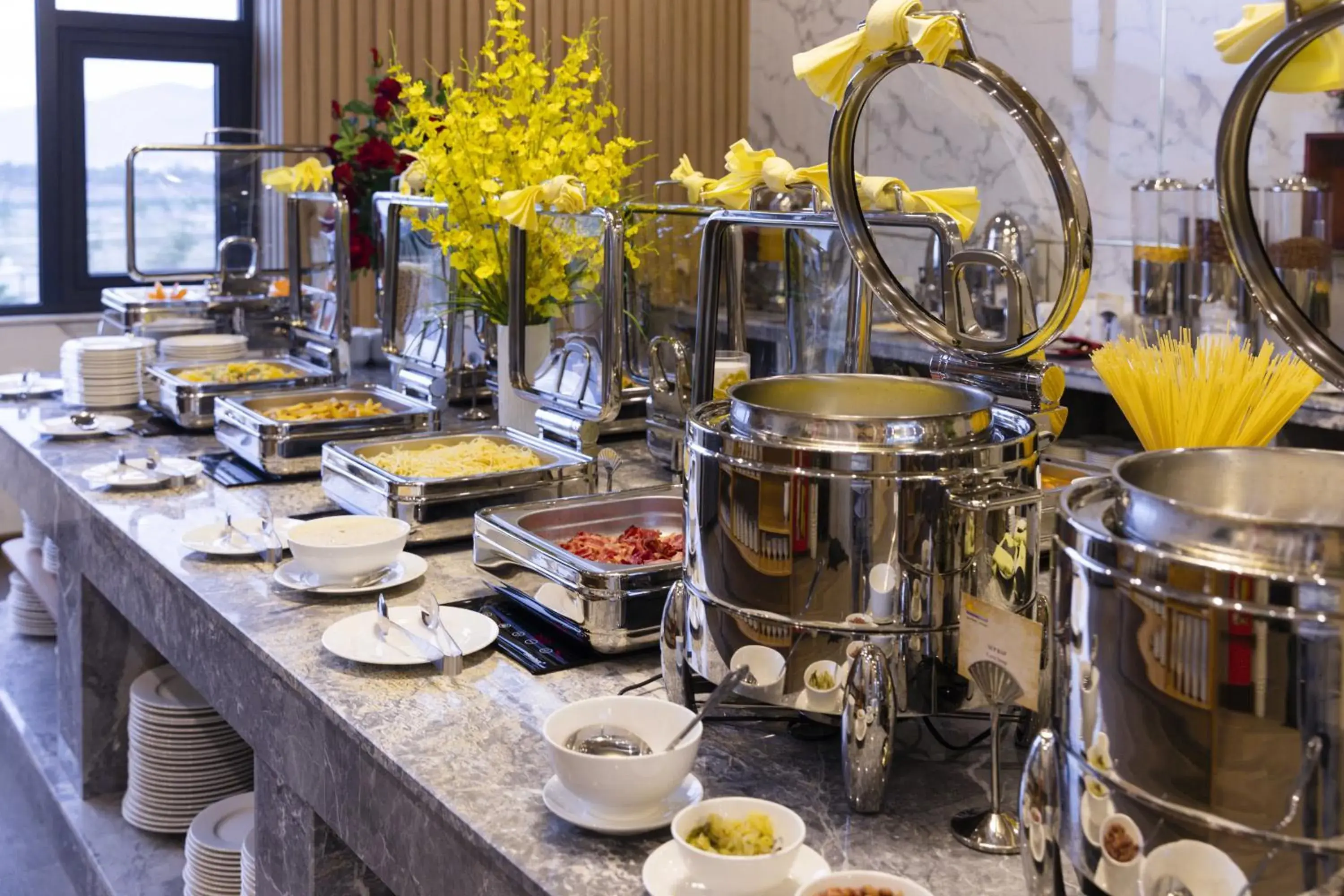 Restaurant/places to eat in Lucky Sun Hotel Nha Trang Beach Restaurant/places to eat in Lucky Sun Hotel Nha Trang Beach