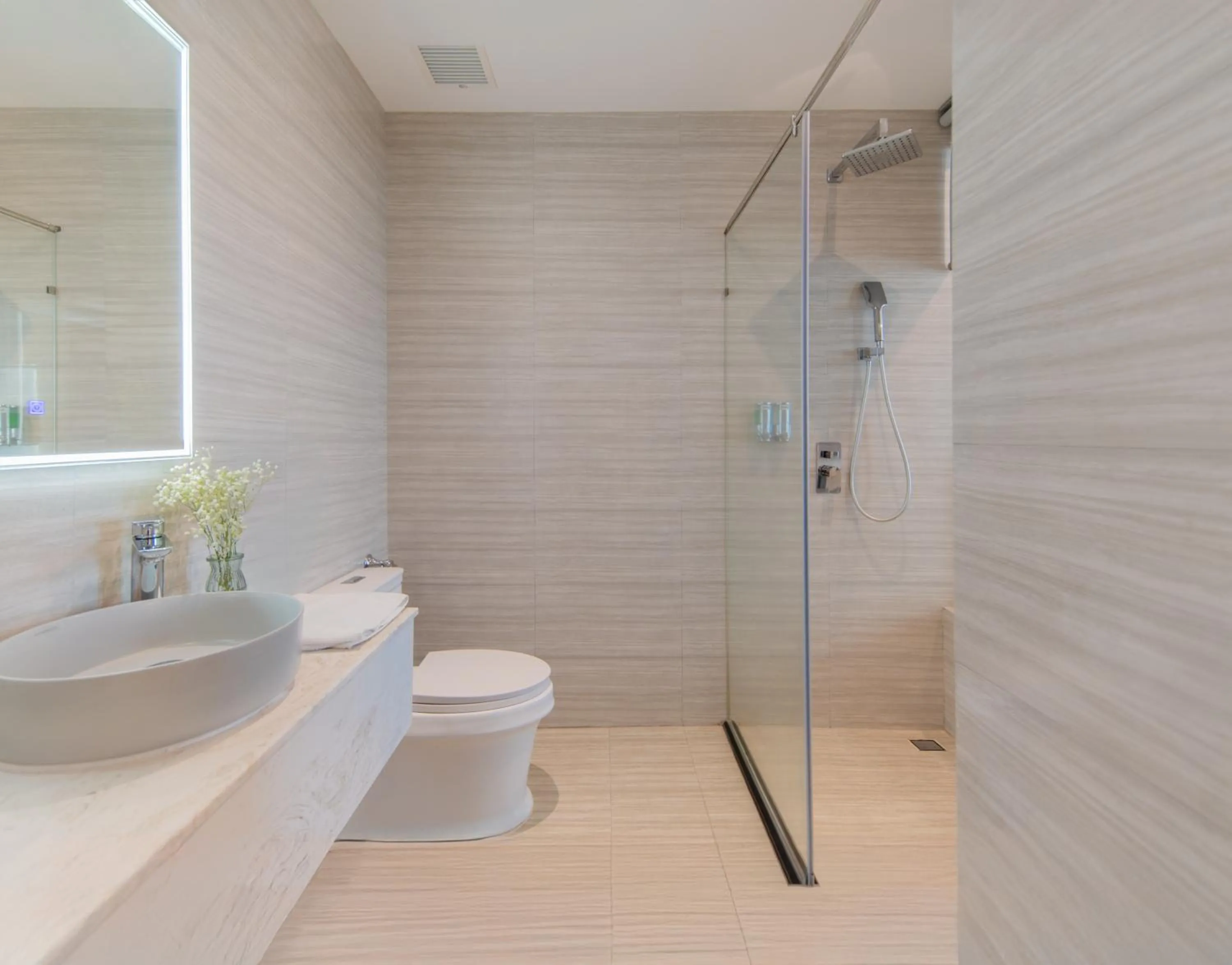 Shower in Lucky Sun Hotel Nha Trang Beach