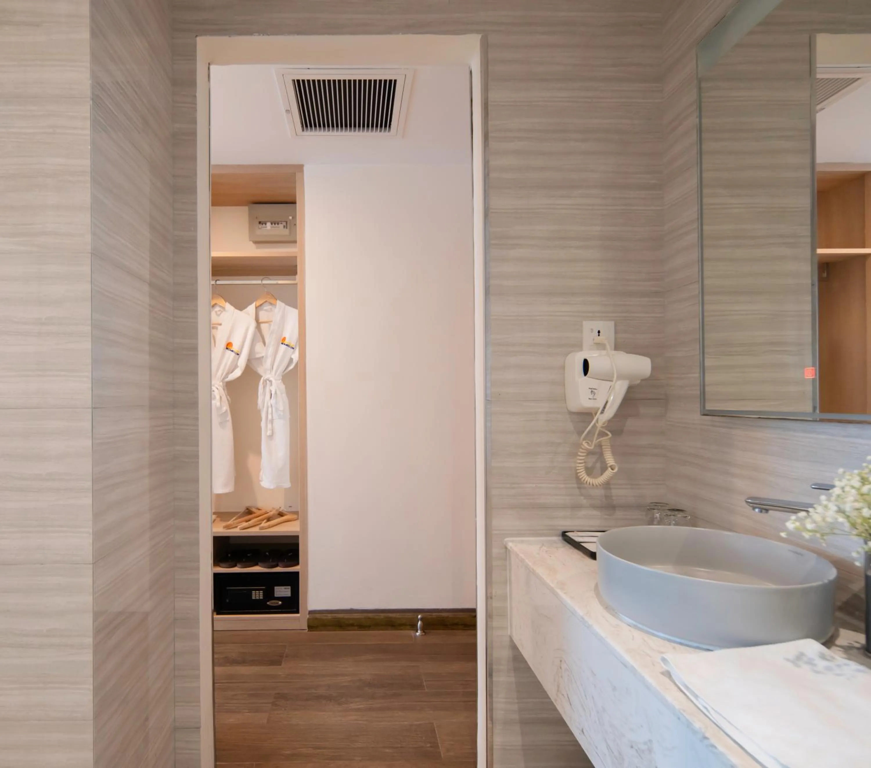 Shower in Lucky Sun Hotel Nha Trang Beach