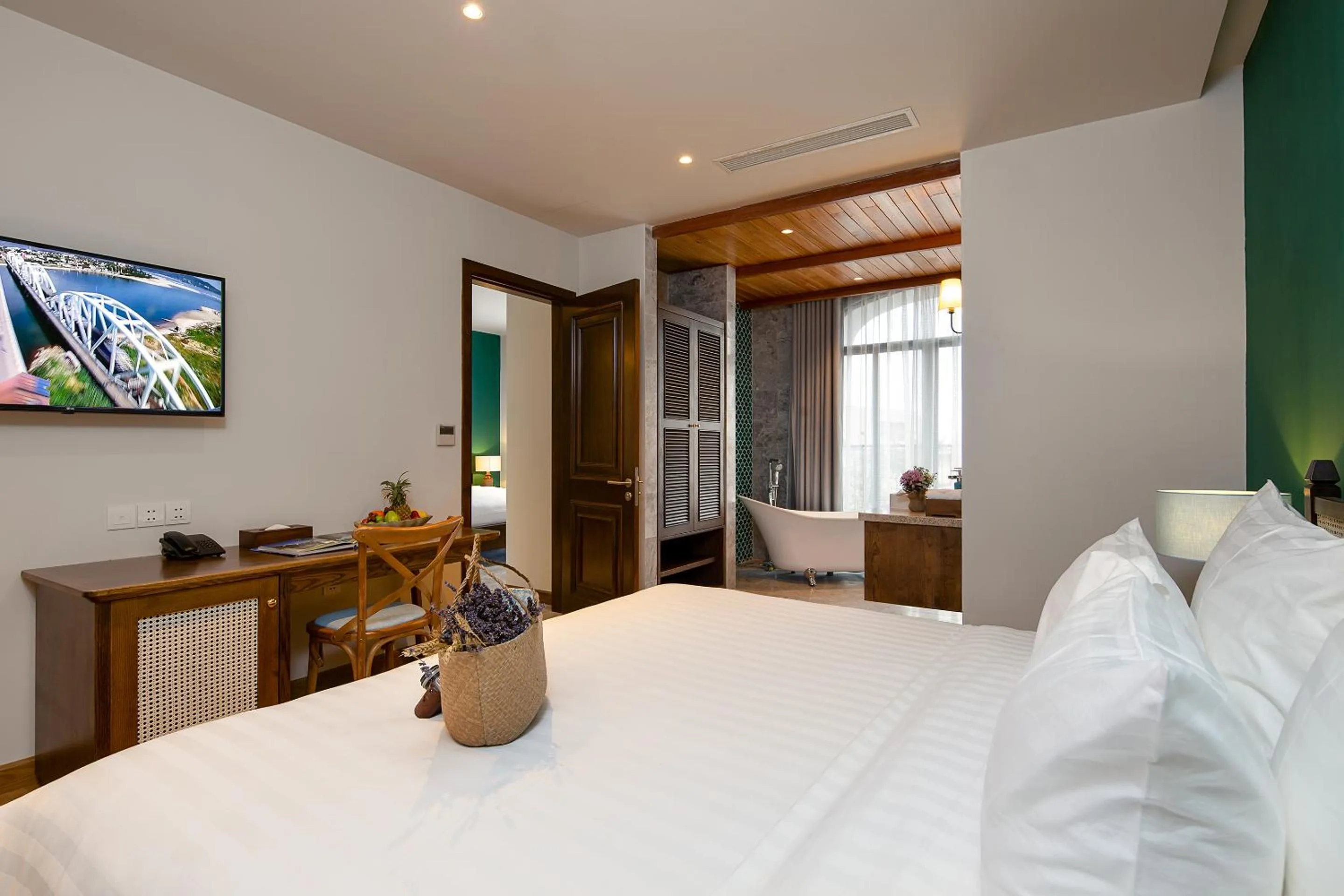 Photo of the whole room, Bed in Salmalia Boutique Hotel & Spa