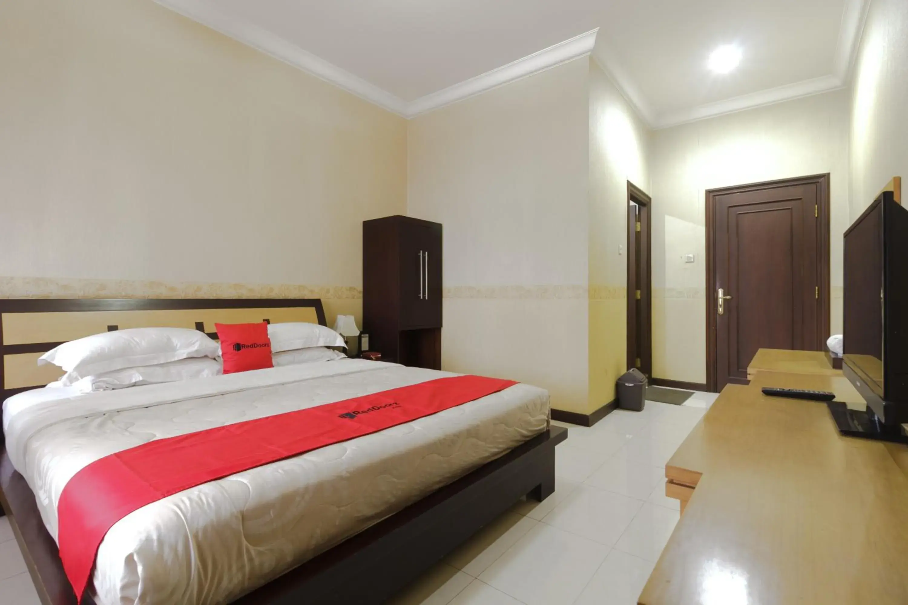 Bedroom, Bed in RedDoorz Syariah @ Cipanas Bedroom, Bed in RedDoorz Syariah @ Cipanas