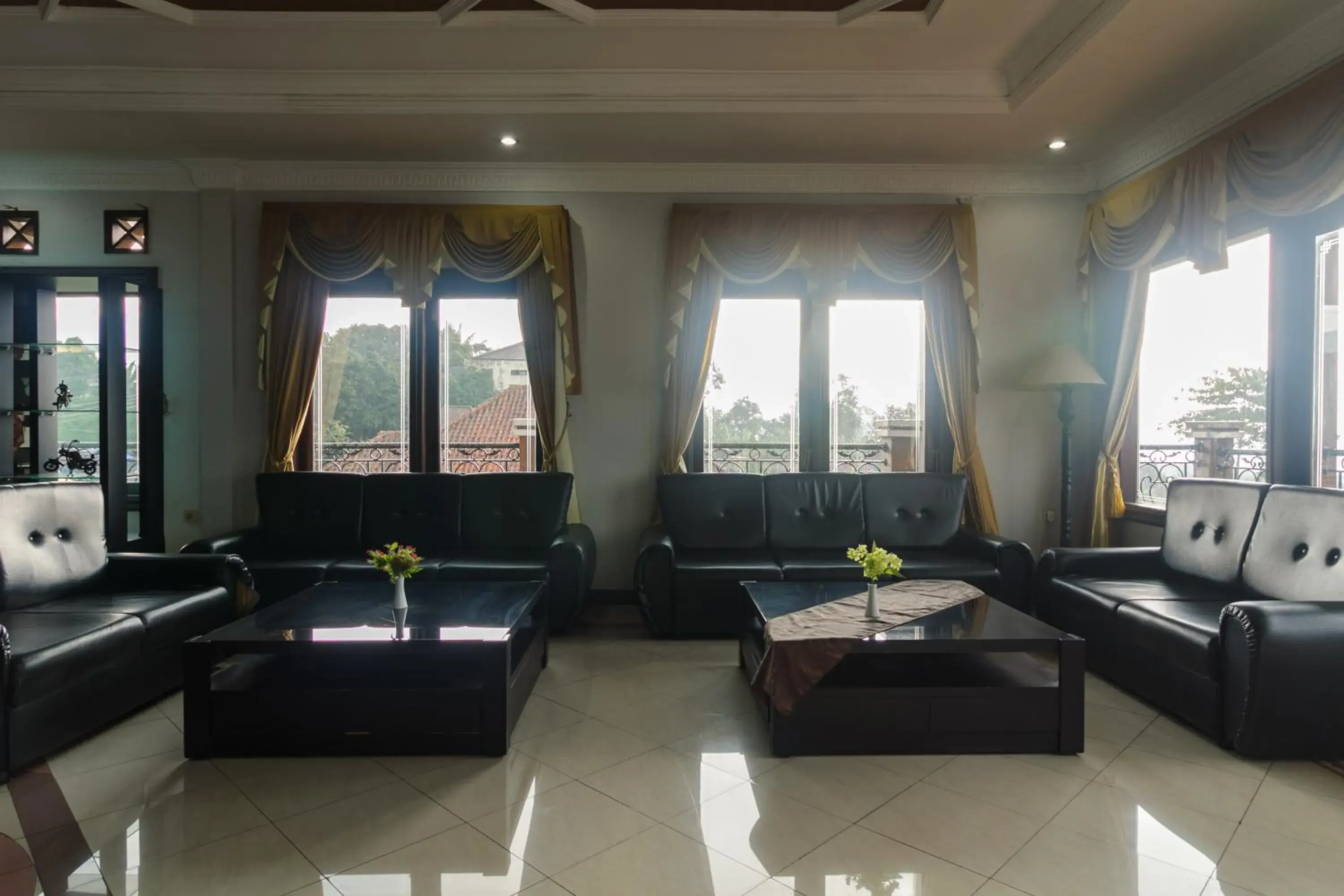 Lobby or reception in RedDoorz Syariah @ Cipanas Lobby or reception in RedDoorz Syariah @ Cipanas