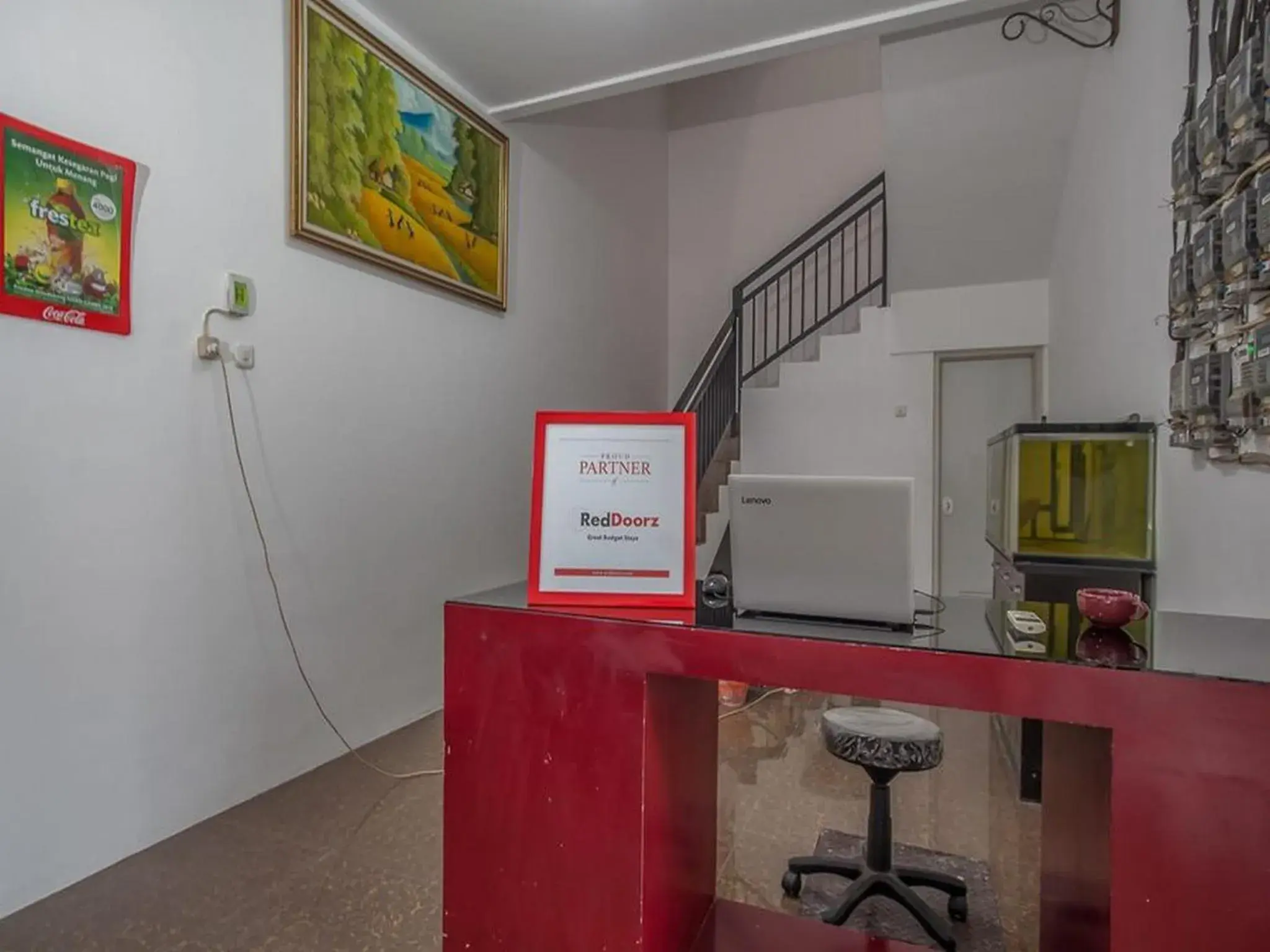 Lobby or reception in RedDoorz @ Kertajaya Surabaya Lobby or reception in RedDoorz @ Kertajaya Surabaya