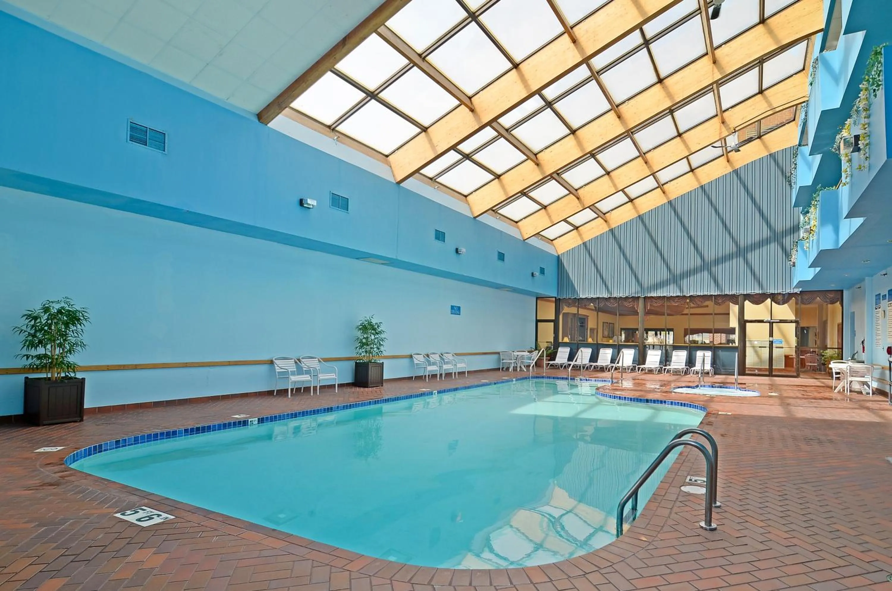Swimming pool in The Inn on Maritime Bay, an Ascend Collection Hotel