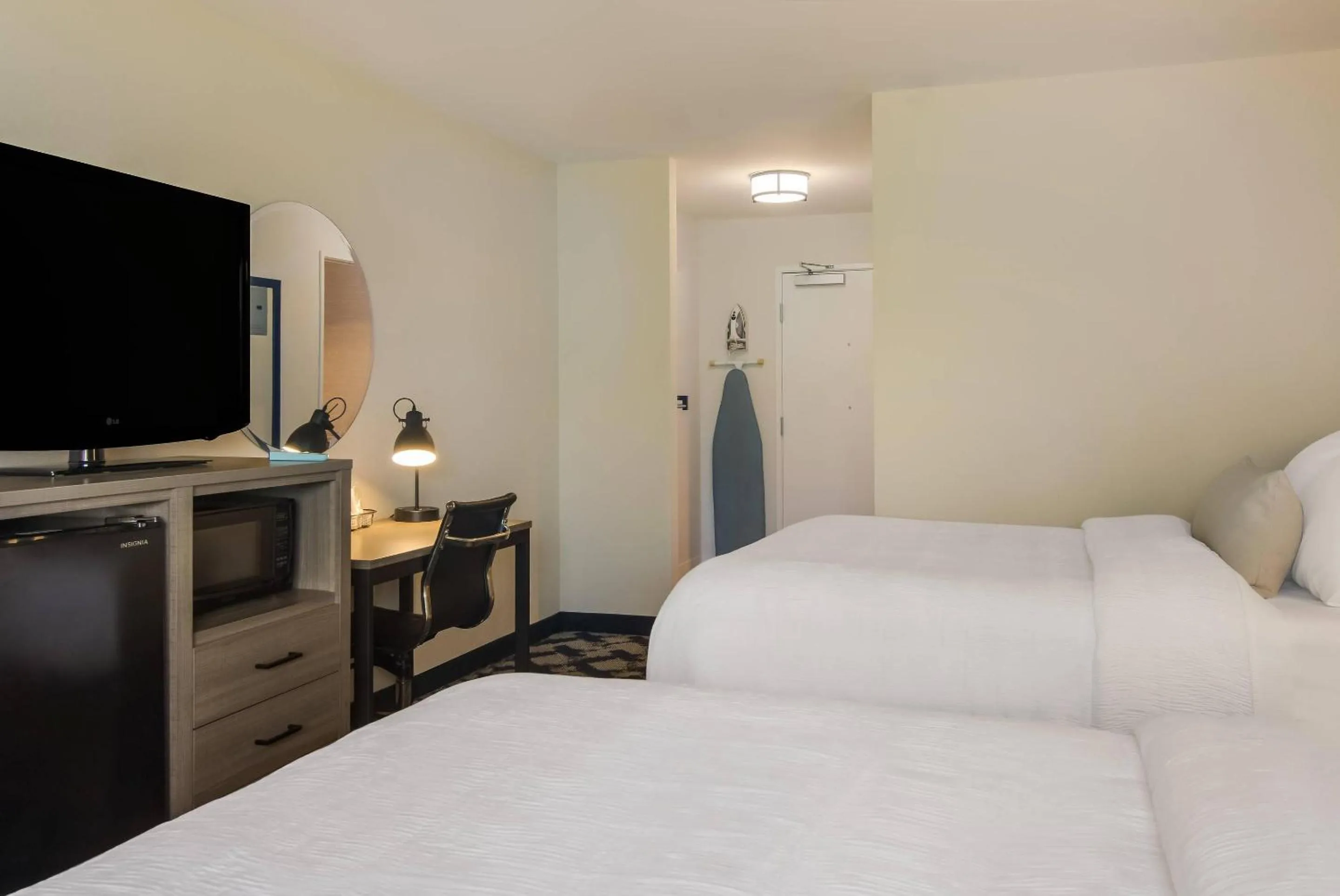 Bedroom, Bed in The Inn on Maritime Bay, an Ascend Collection Hotel