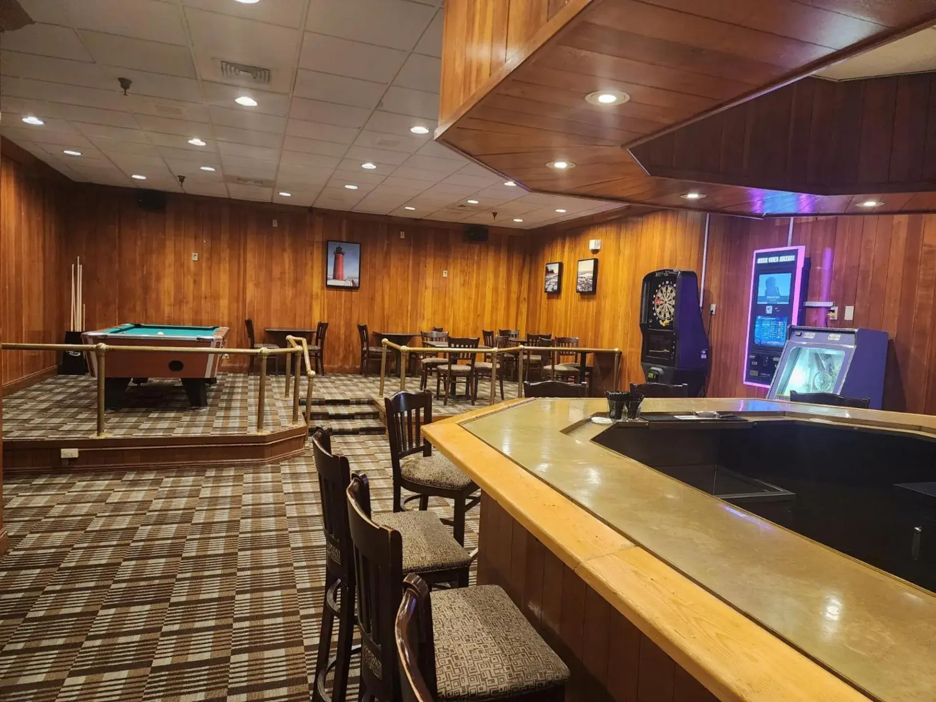 Lounge or bar in The Inn on Maritime Bay, an Ascend Collection Hotel Lounge or bar in The Inn on Maritime Bay, an Ascend Collection Hotel