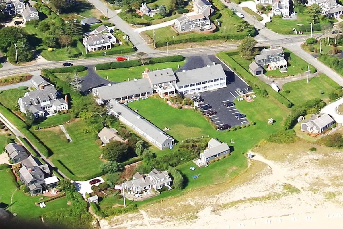 Bird's eye view in The Hawthorne