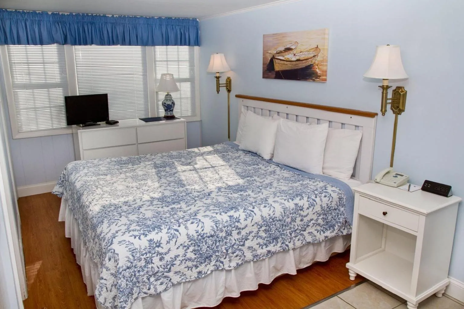 Bed in The Hawthorne
