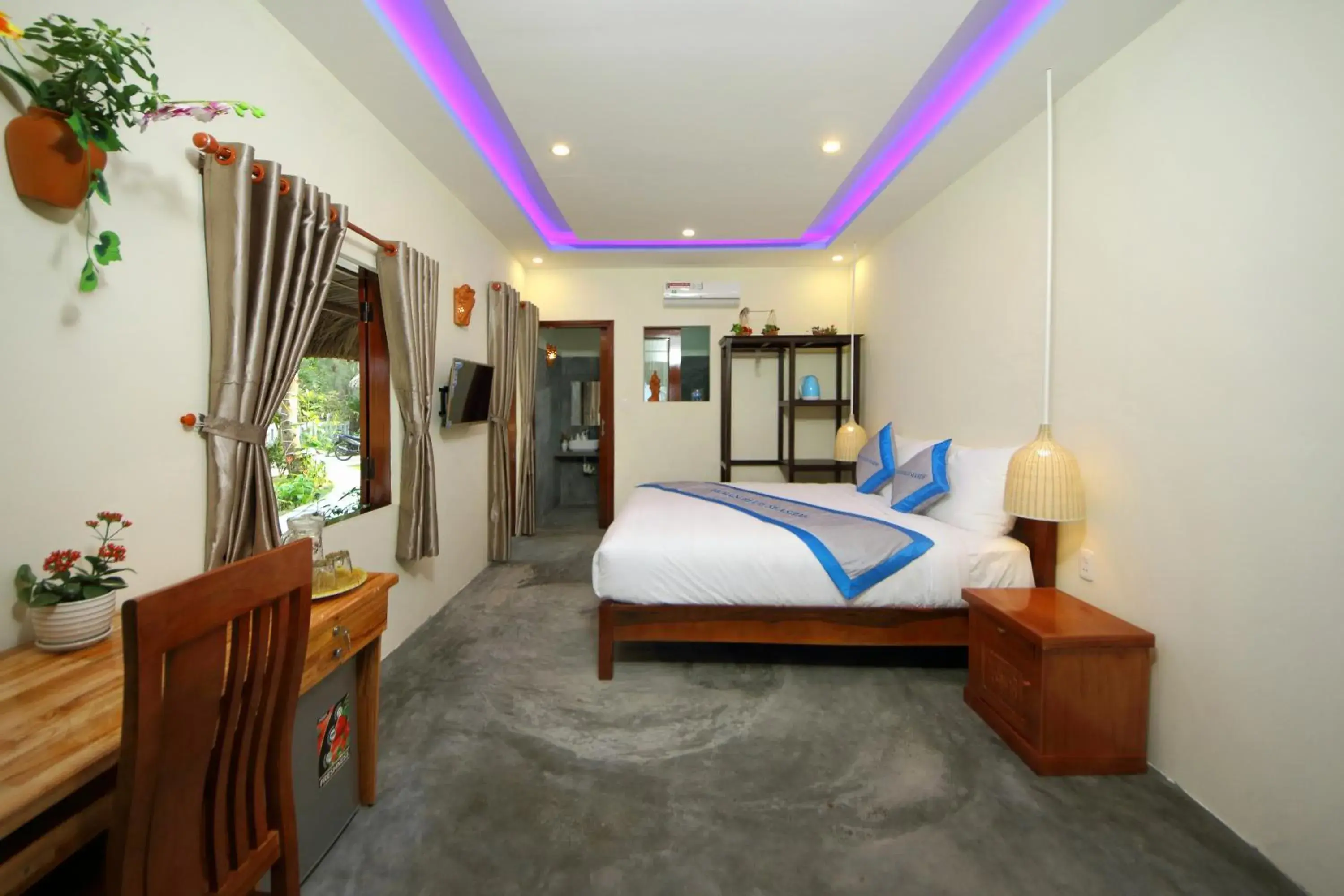 Double Room with Terrace in Hoi An Blue Seaside Homestay Double Room with Terrace in Hoi An Blue Seaside Homestay