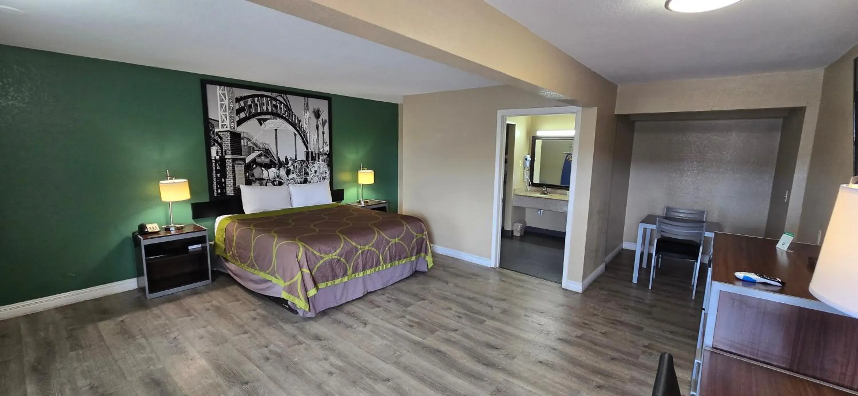 Bed in Super 8 by Wyndham Kingsville Bed in Super 8 by Wyndham Kingsville