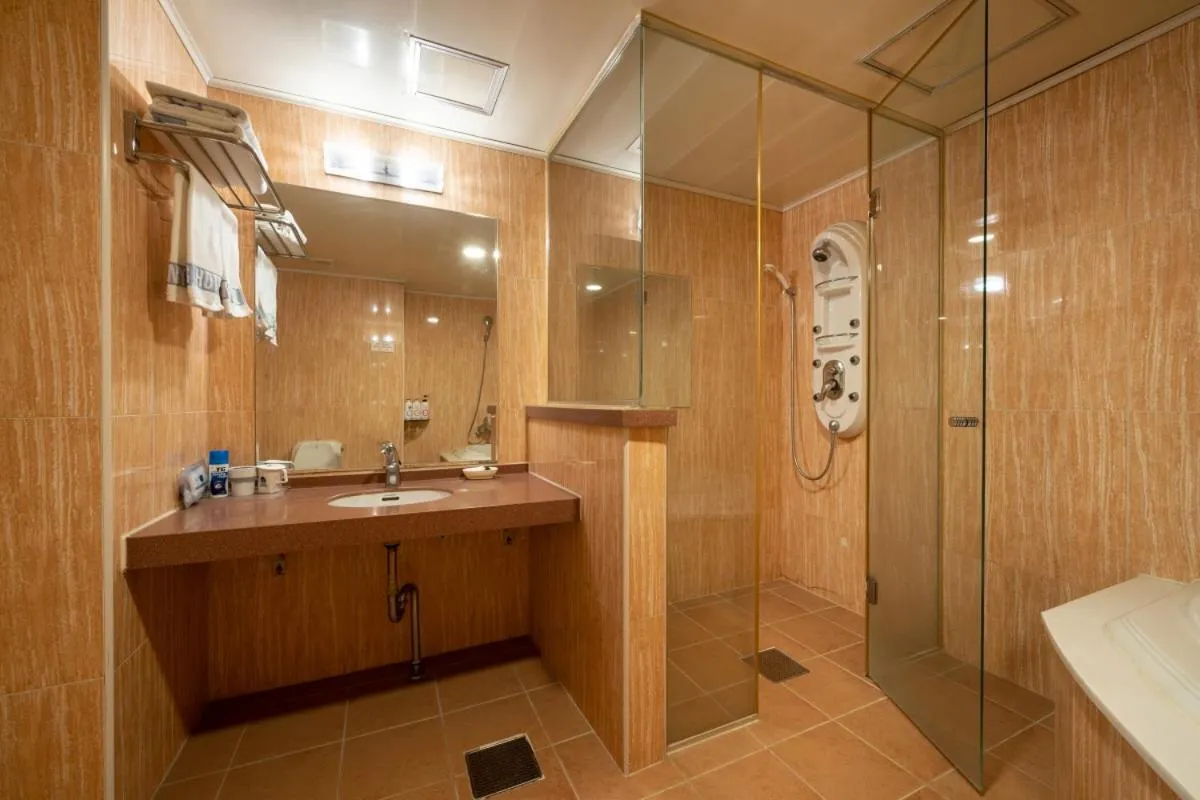 Bathroom in Symphony Hotel