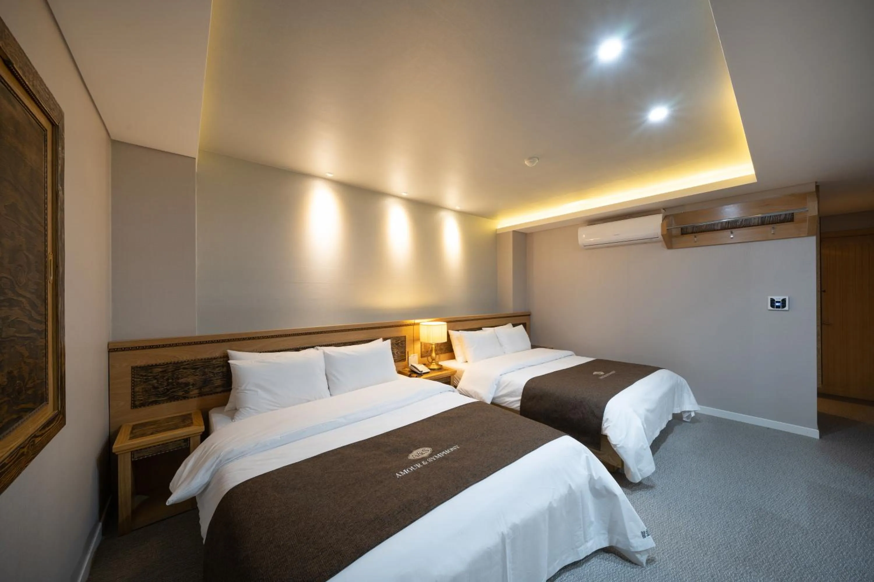 Bedroom, Bed in Symphony Hotel