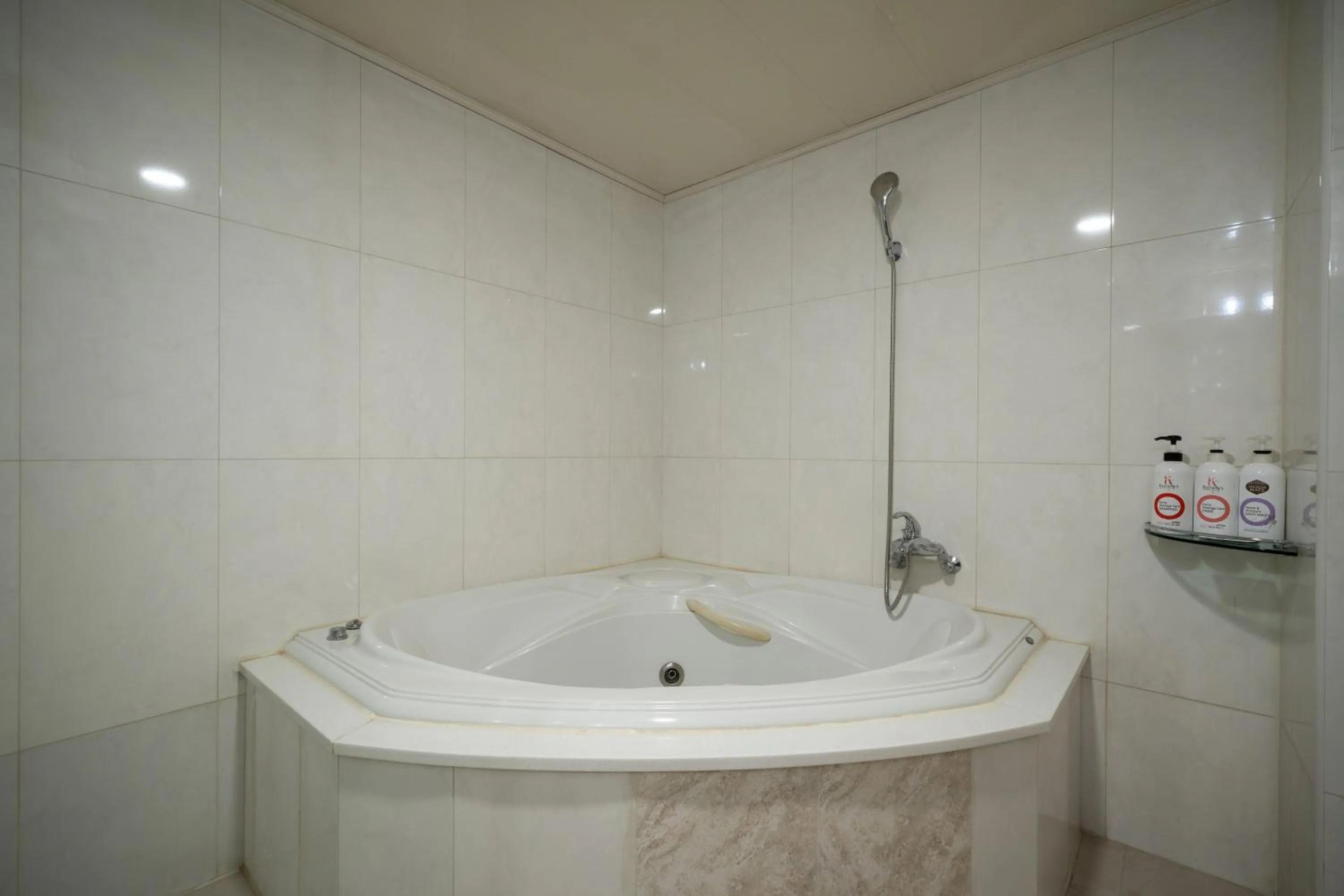 Bathroom in Symphony Hotel