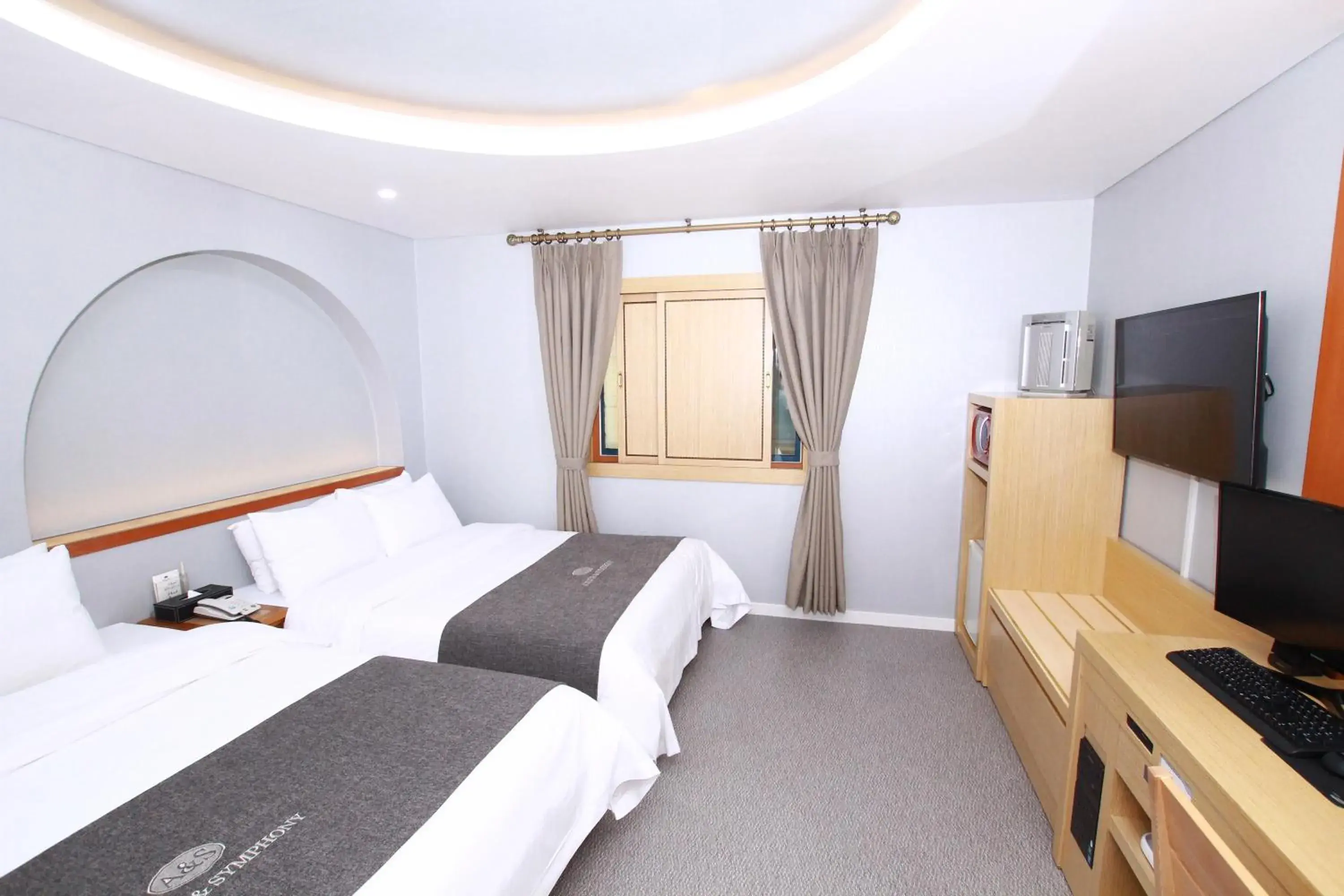 Photo of the whole room, Bed in Symphony Hotel Photo of the whole room, Bed in Symphony Hotel