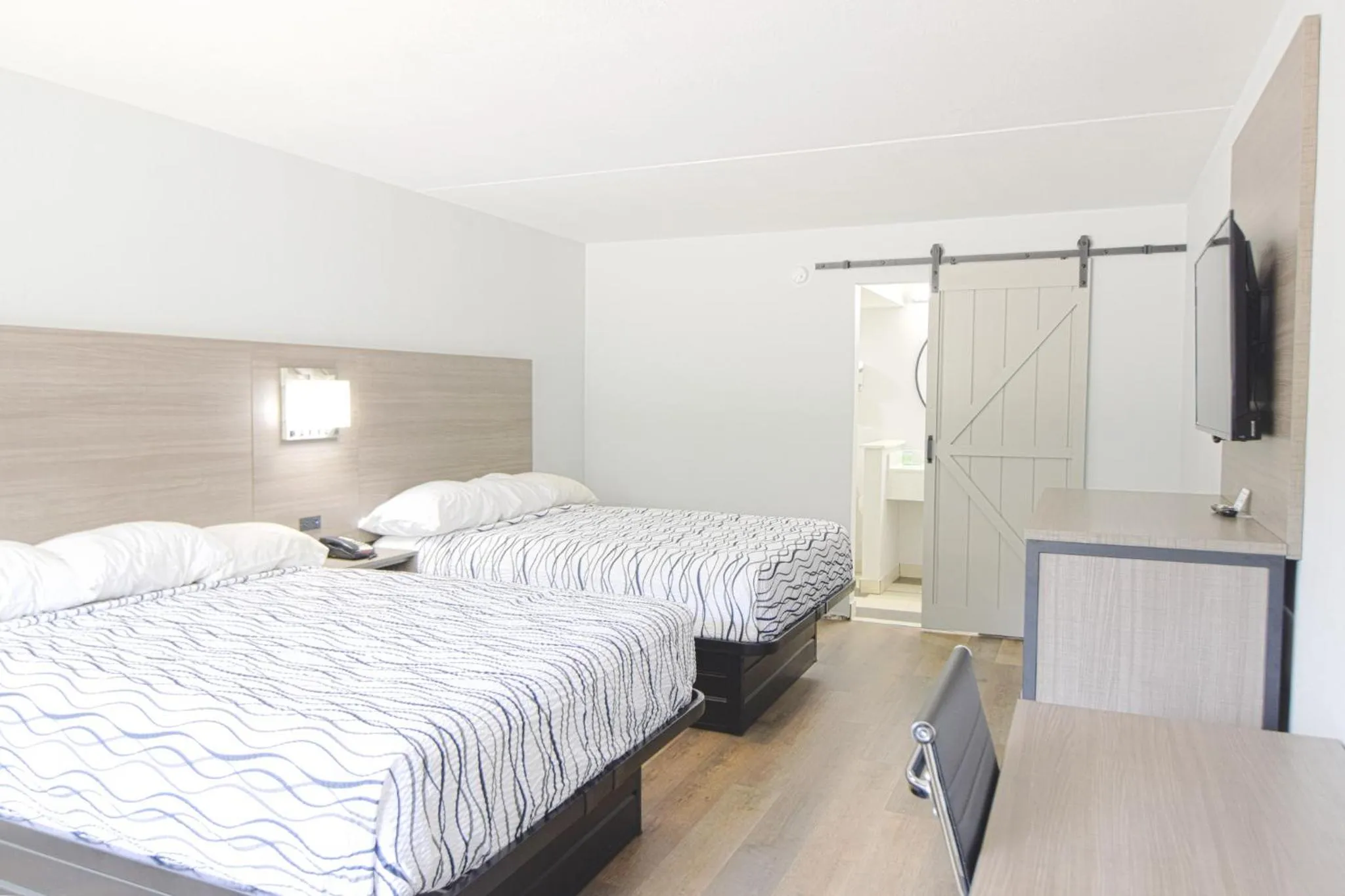 Bed in Walnut Inn Roland