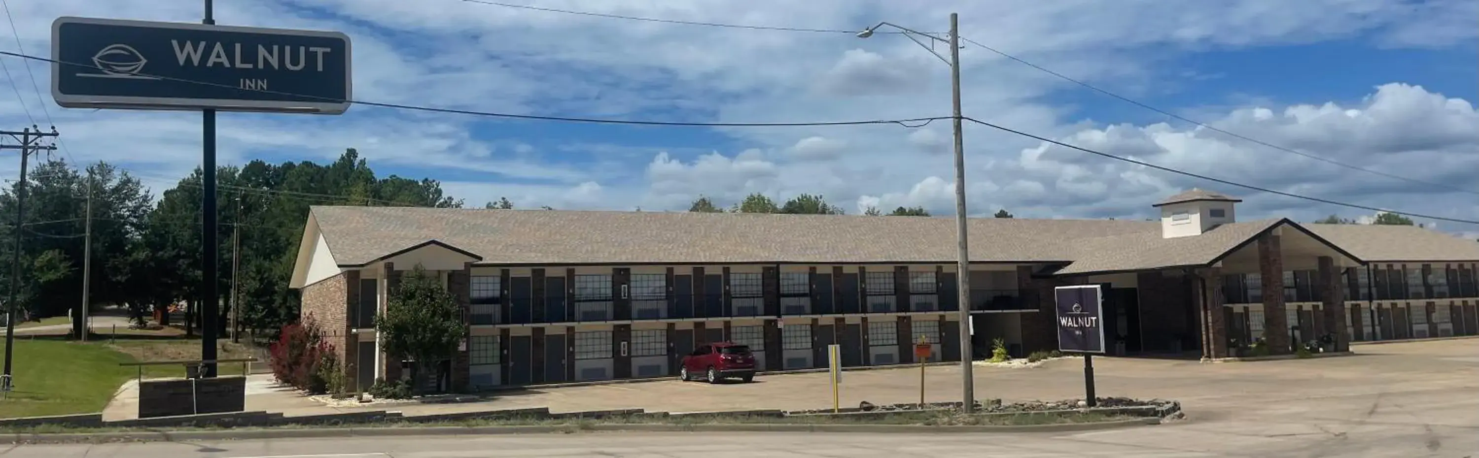 Property building in Walnut Inn Roland Property building in Walnut Inn Roland