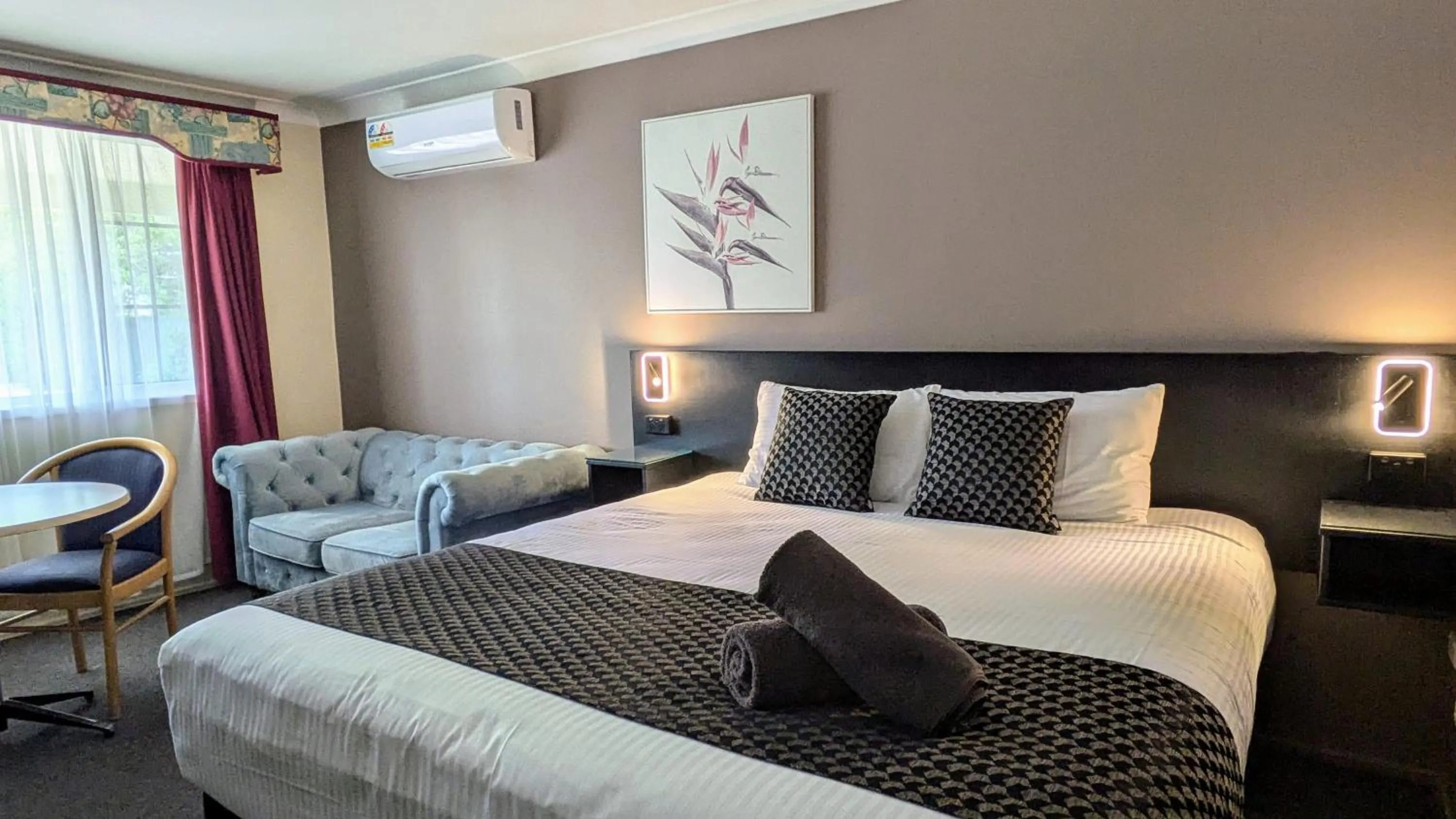 Bed in Highlands Motor Inn