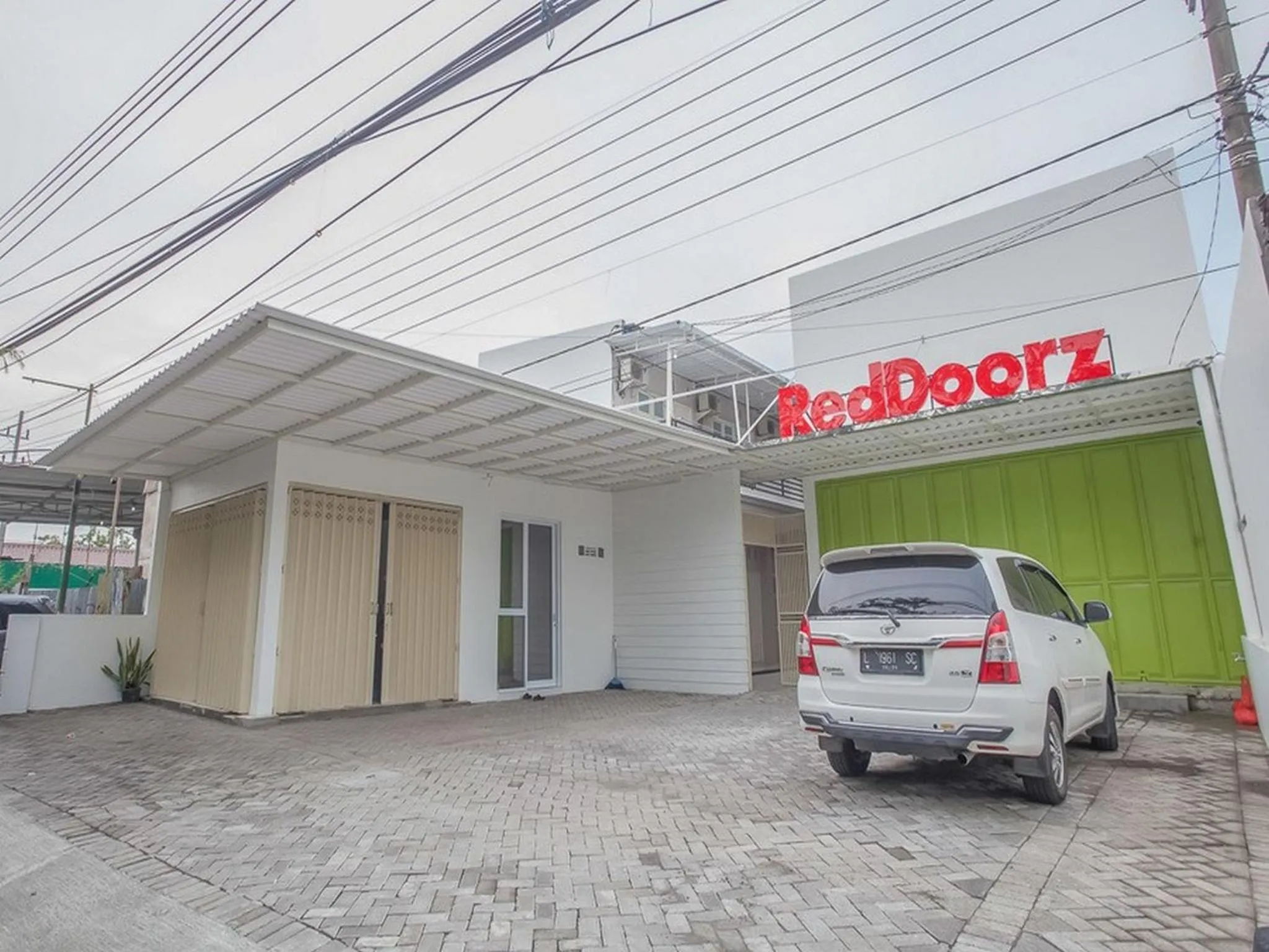 Property building in RedDoorz near Ciputra Golf Surabaya
