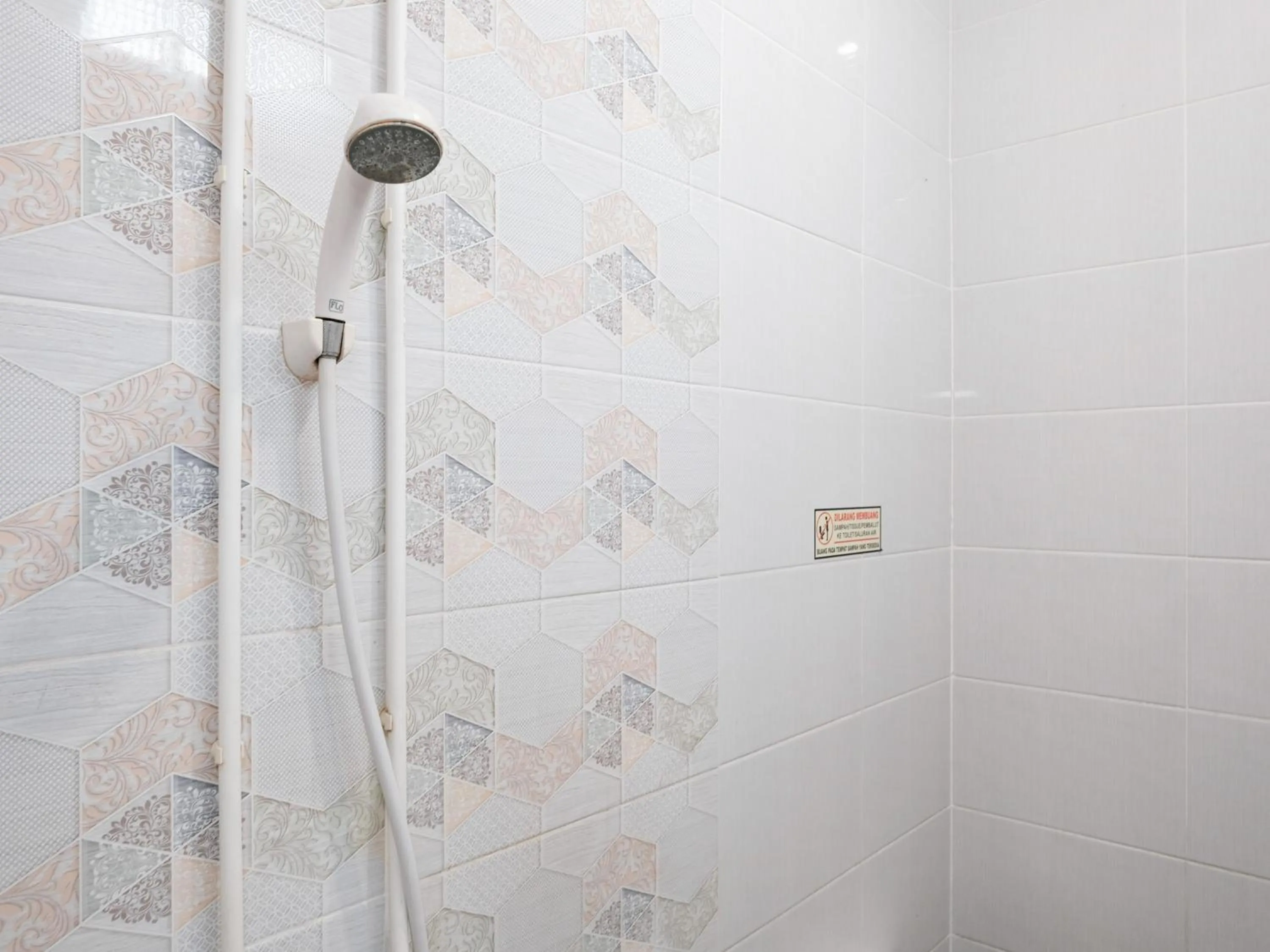 Bathroom in RedDoorz near Ciputra Golf Surabaya