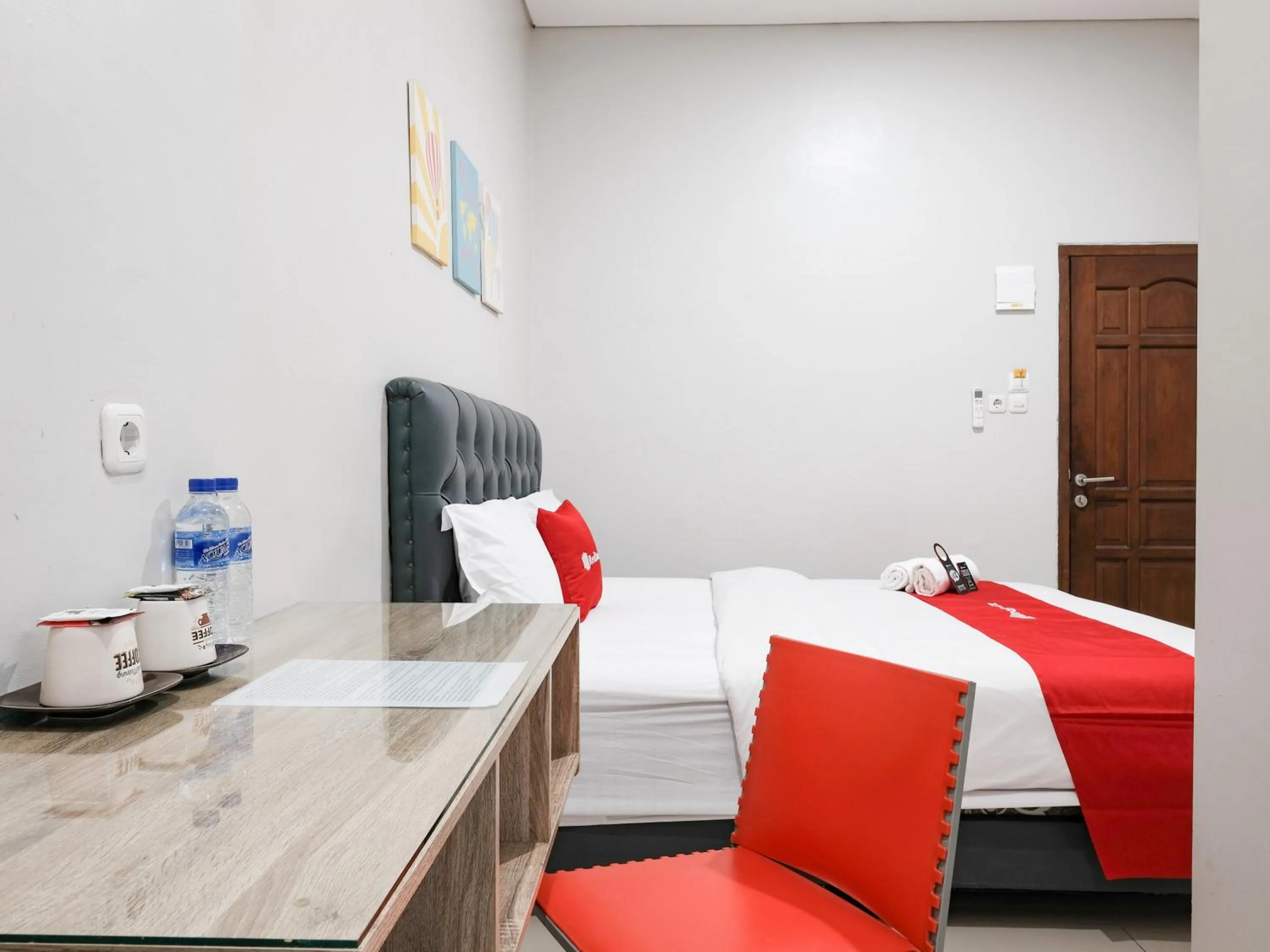 Bedroom, Bed in RedDoorz near Ciputra Golf Surabaya