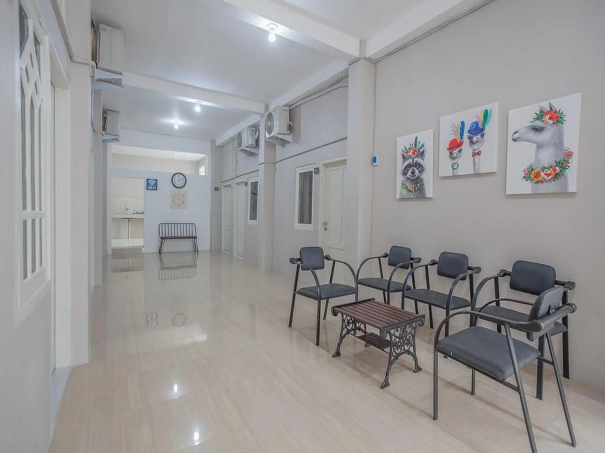 Area and facilities in RedDoorz near Ciputra Golf Surabaya