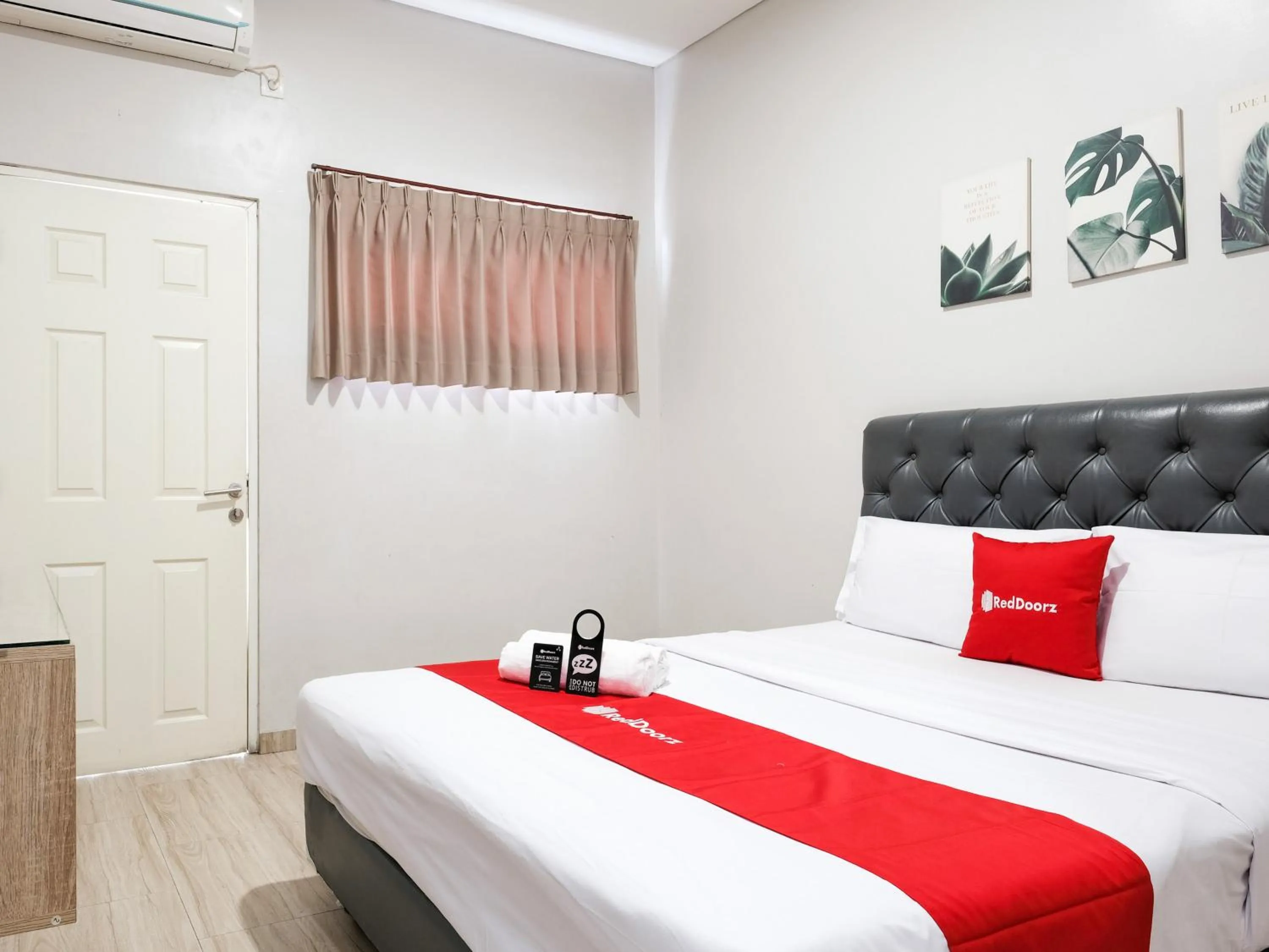 Bedroom, Bed in RedDoorz near Ciputra Golf Surabaya