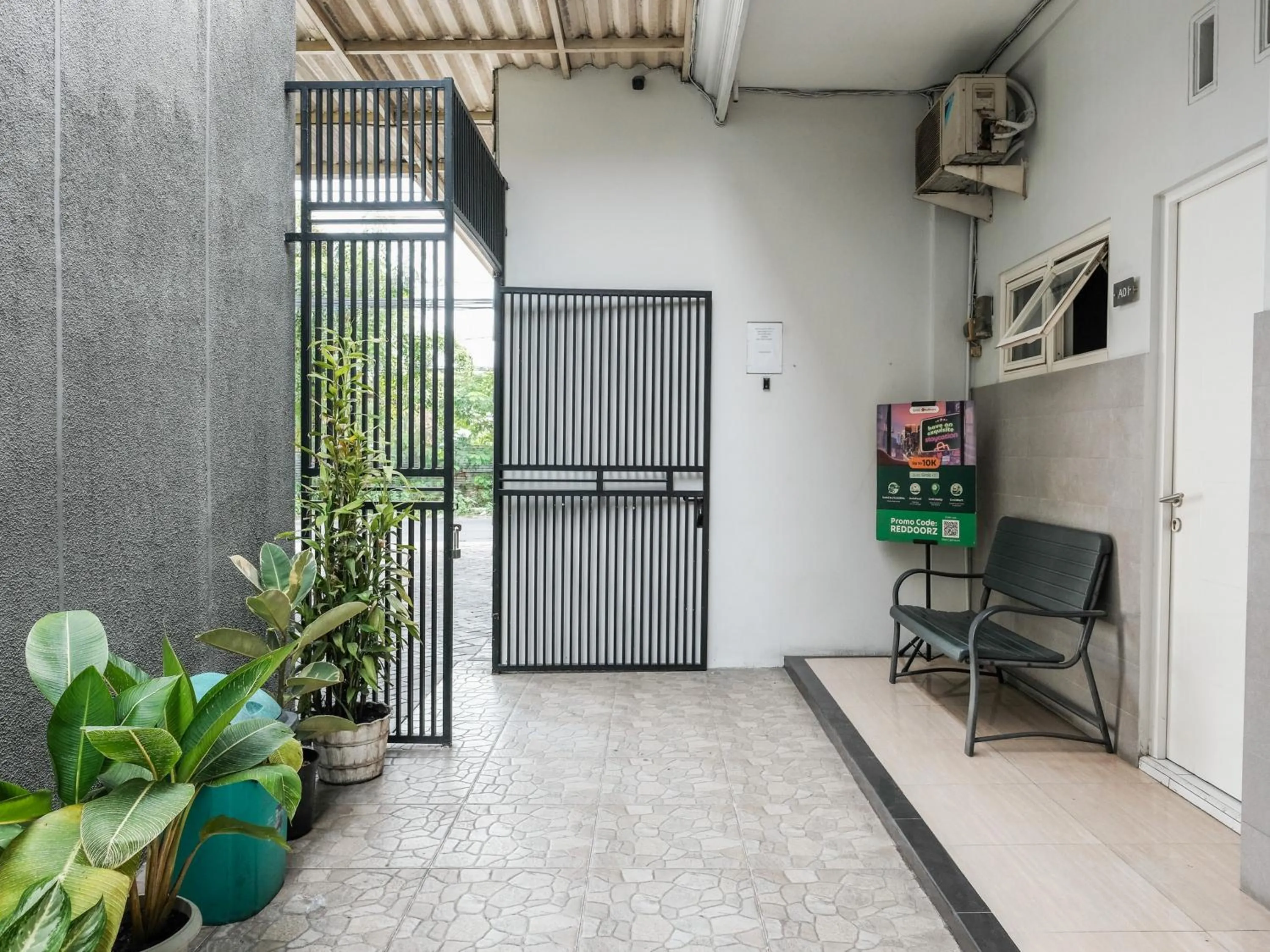 Property building in RedDoorz near Ciputra Golf Surabaya