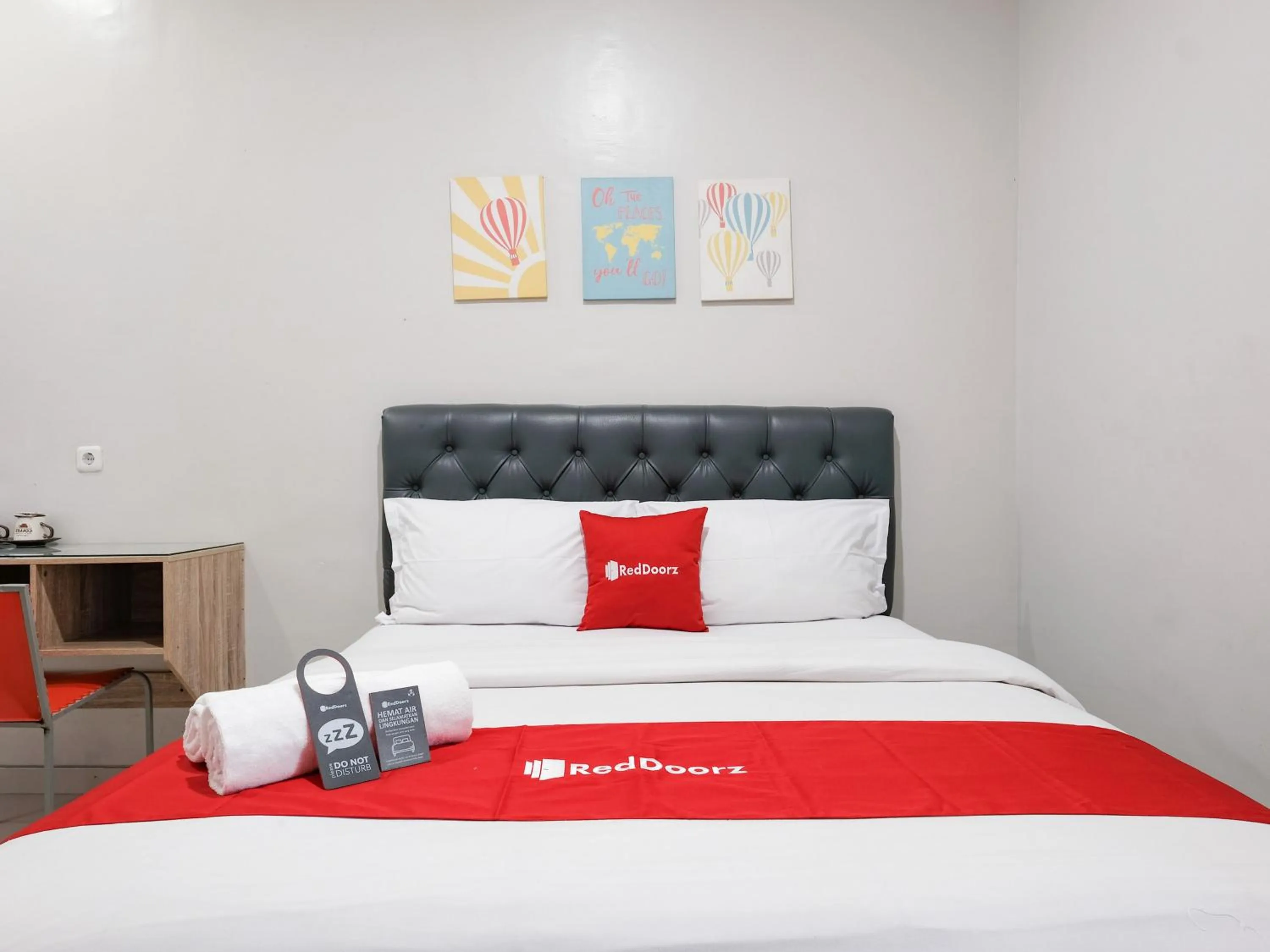 Bedroom, Bed in RedDoorz near Ciputra Golf Surabaya