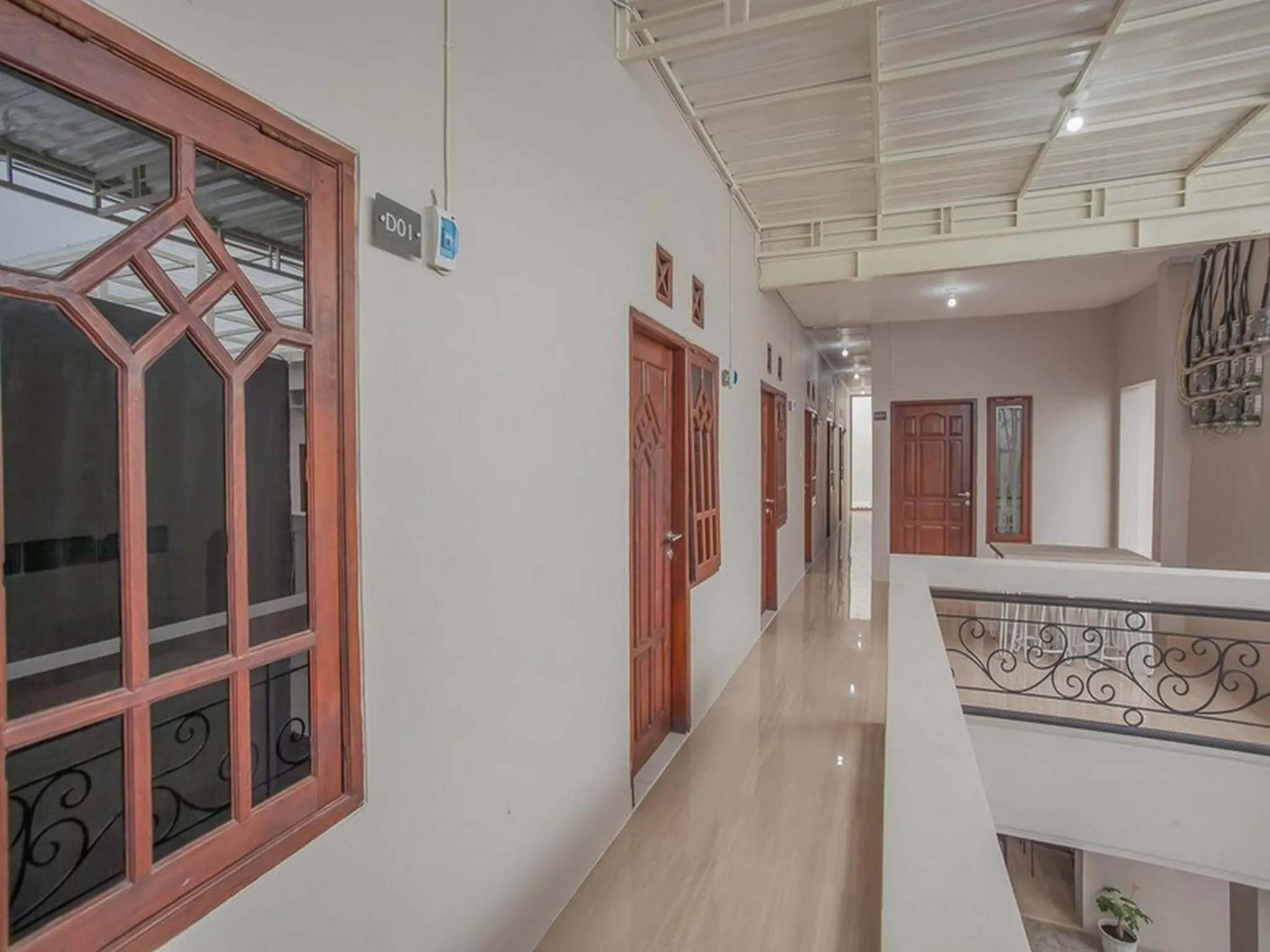 Area and facilities in RedDoorz near Ciputra Golf Surabaya