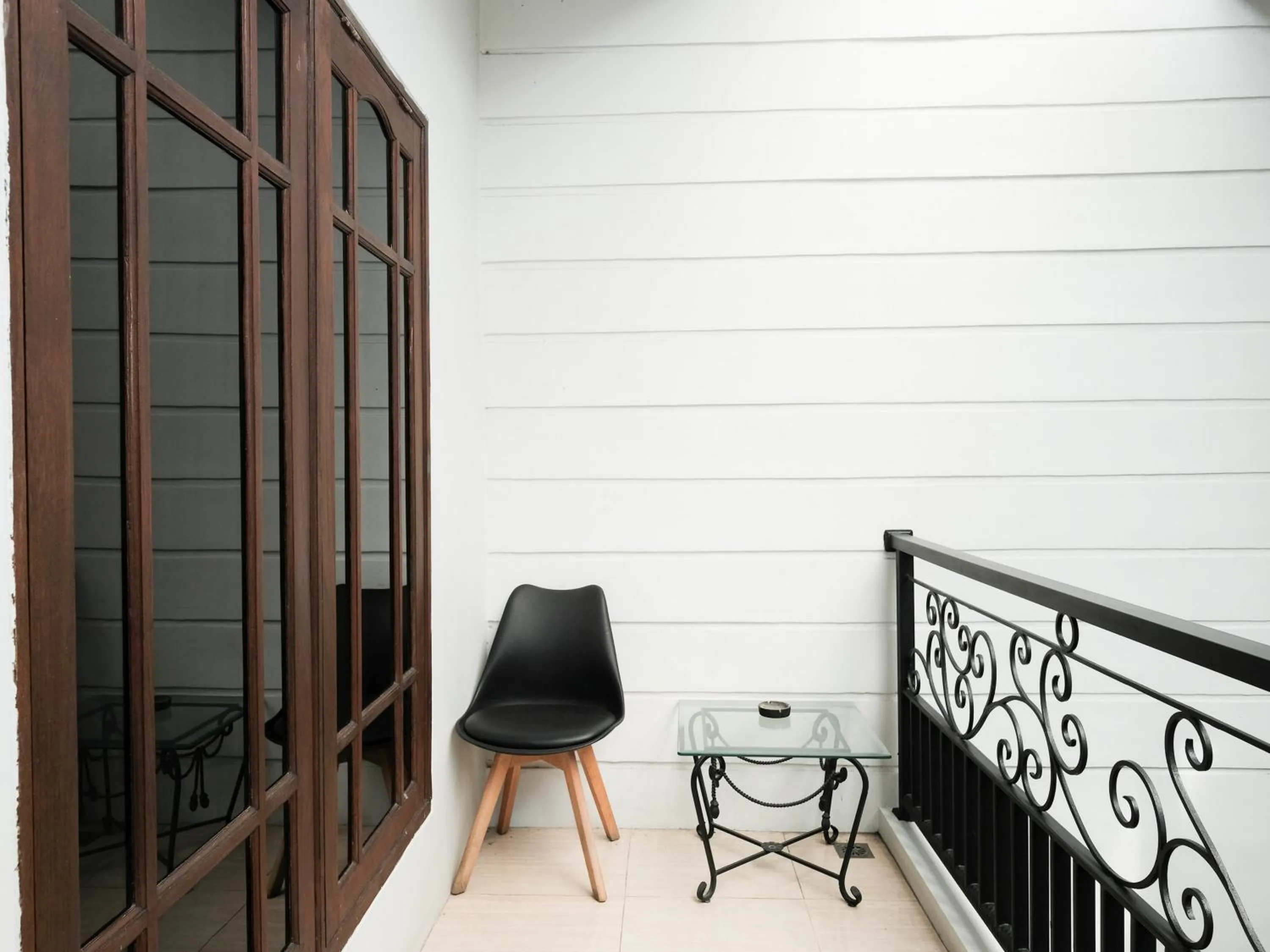 Property building in RedDoorz near Ciputra Golf Surabaya