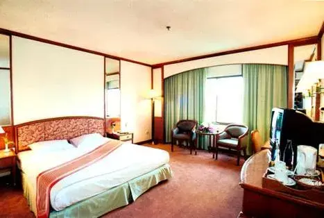 Bedroom, Bed in The Regency Hotel Hatyai Bedroom, Bed in The Regency Hotel Hatyai