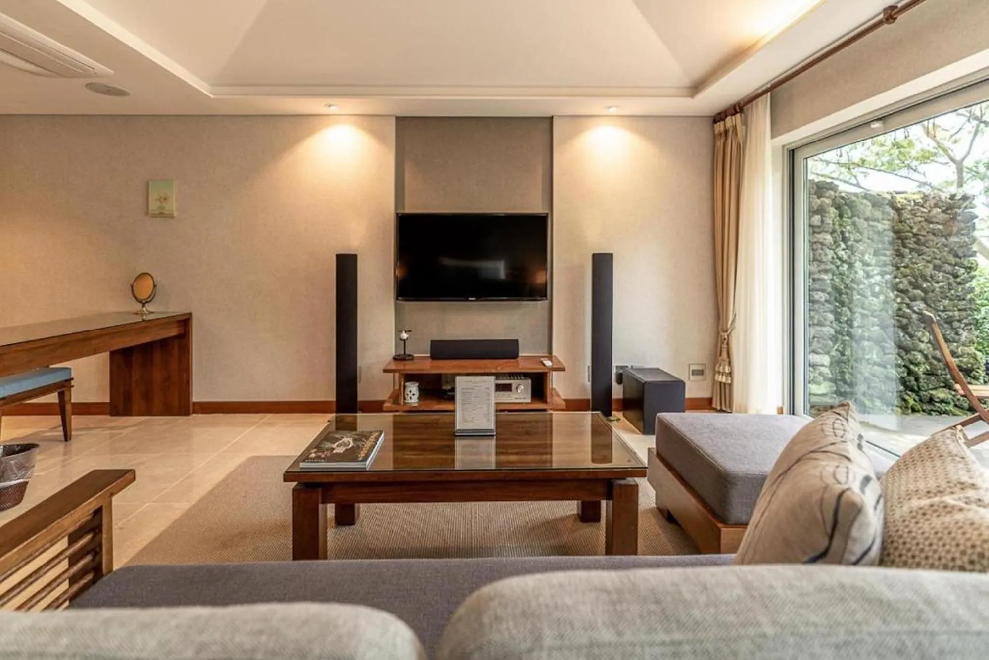 The Seaes Hotel & Resort