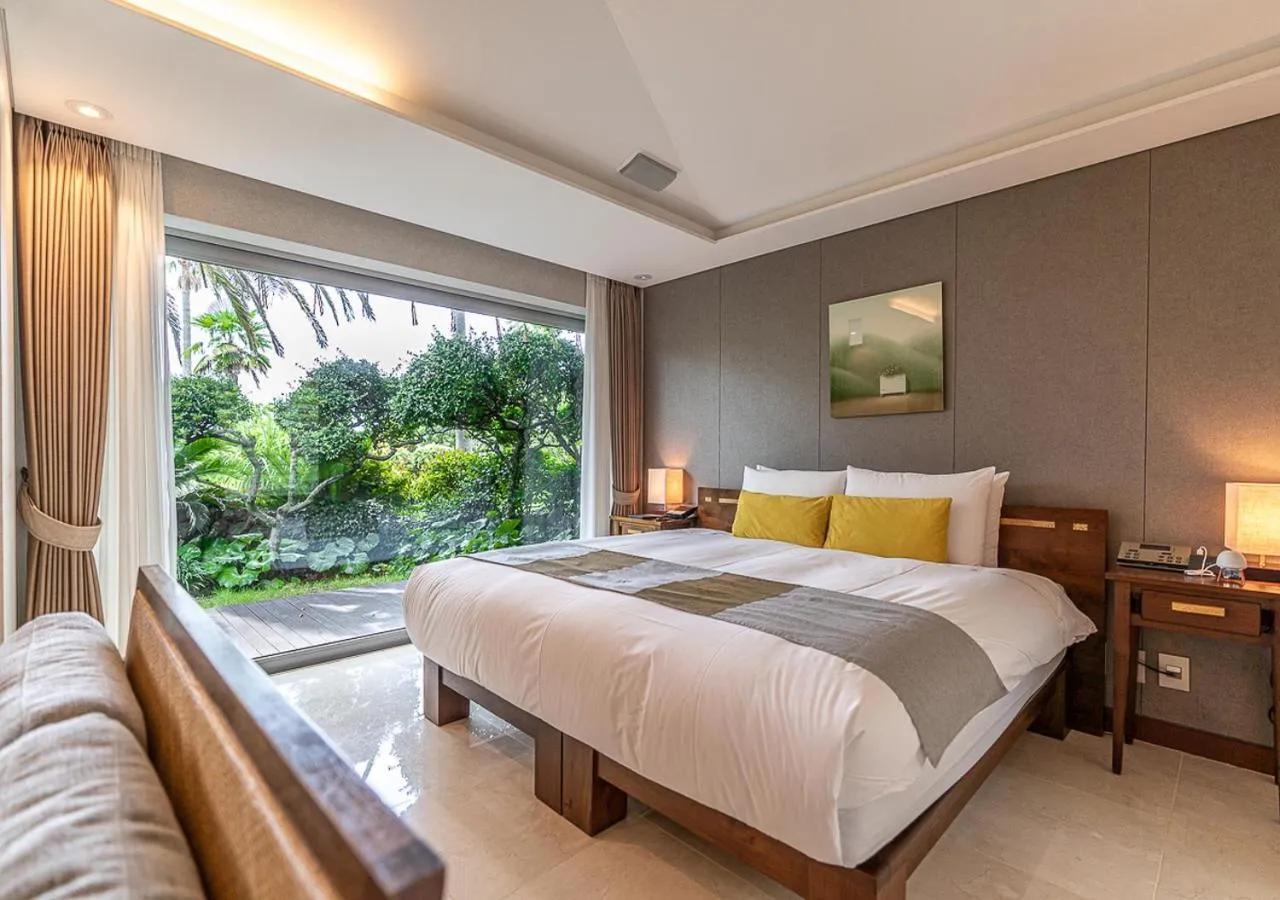 Bed in The Seaes Hotel & Resort