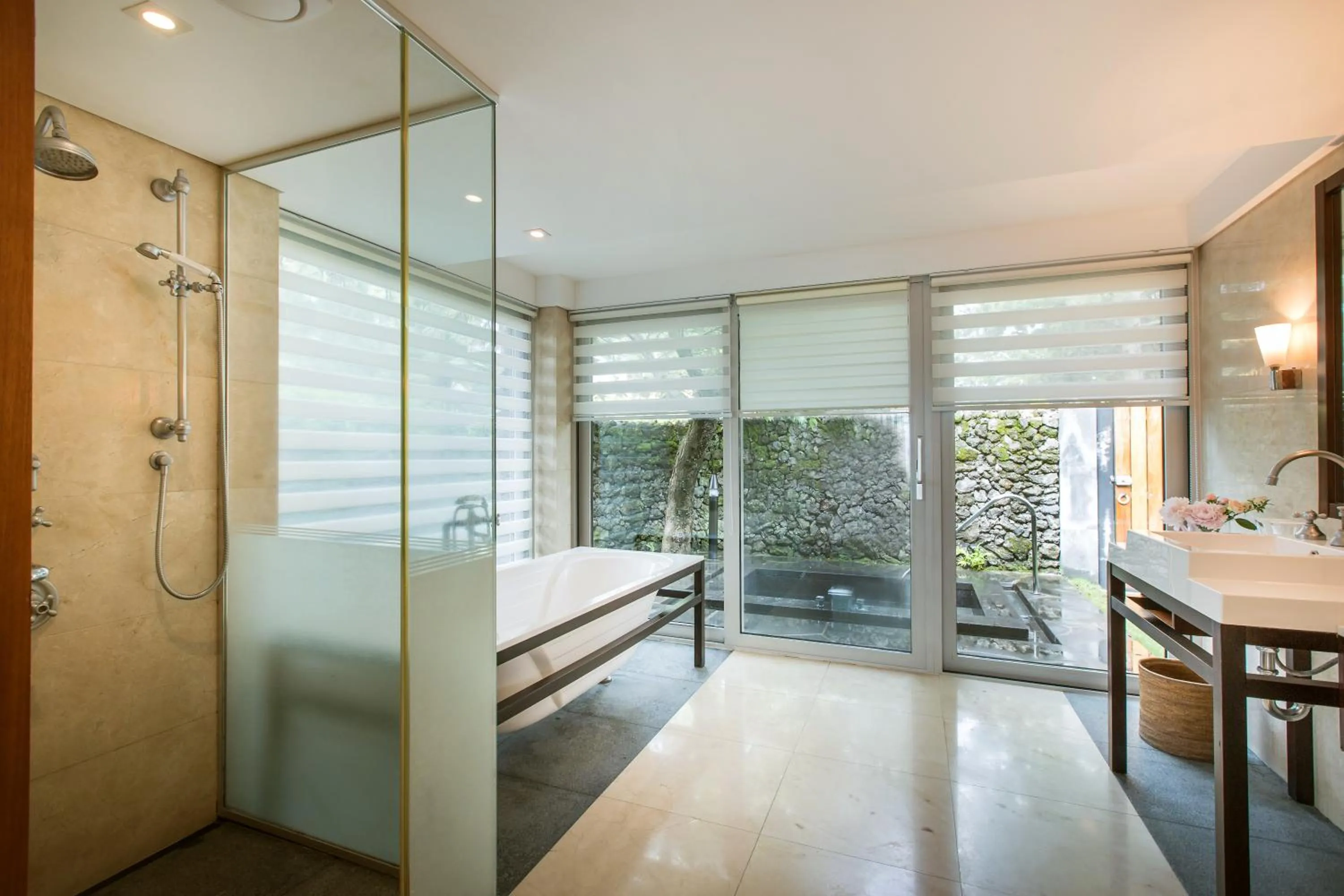 The Seaes Hotel & Resort