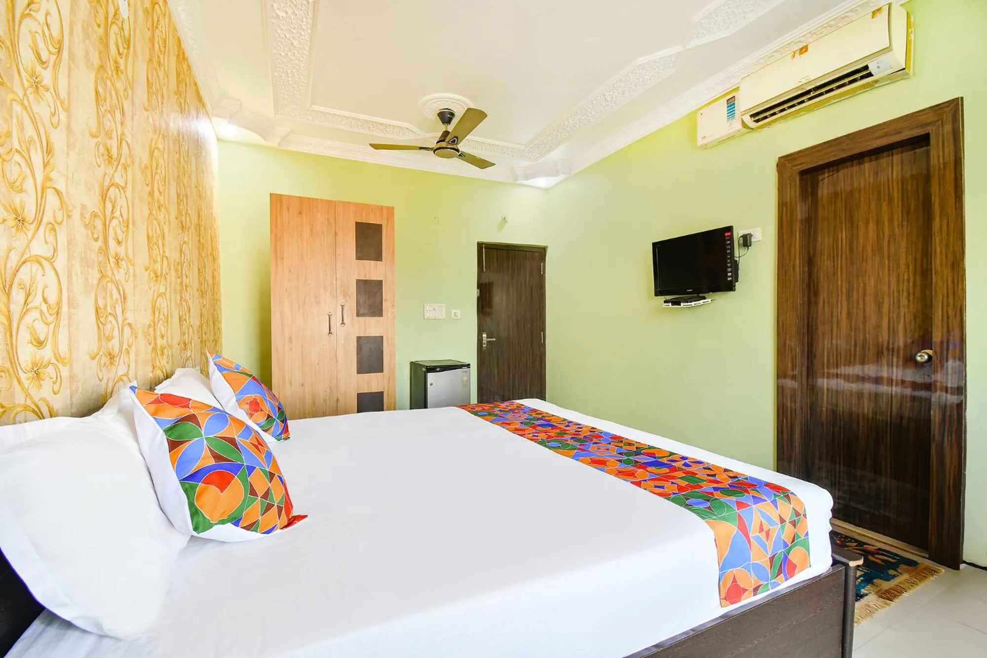 Bed in FabHotel Elements Inn