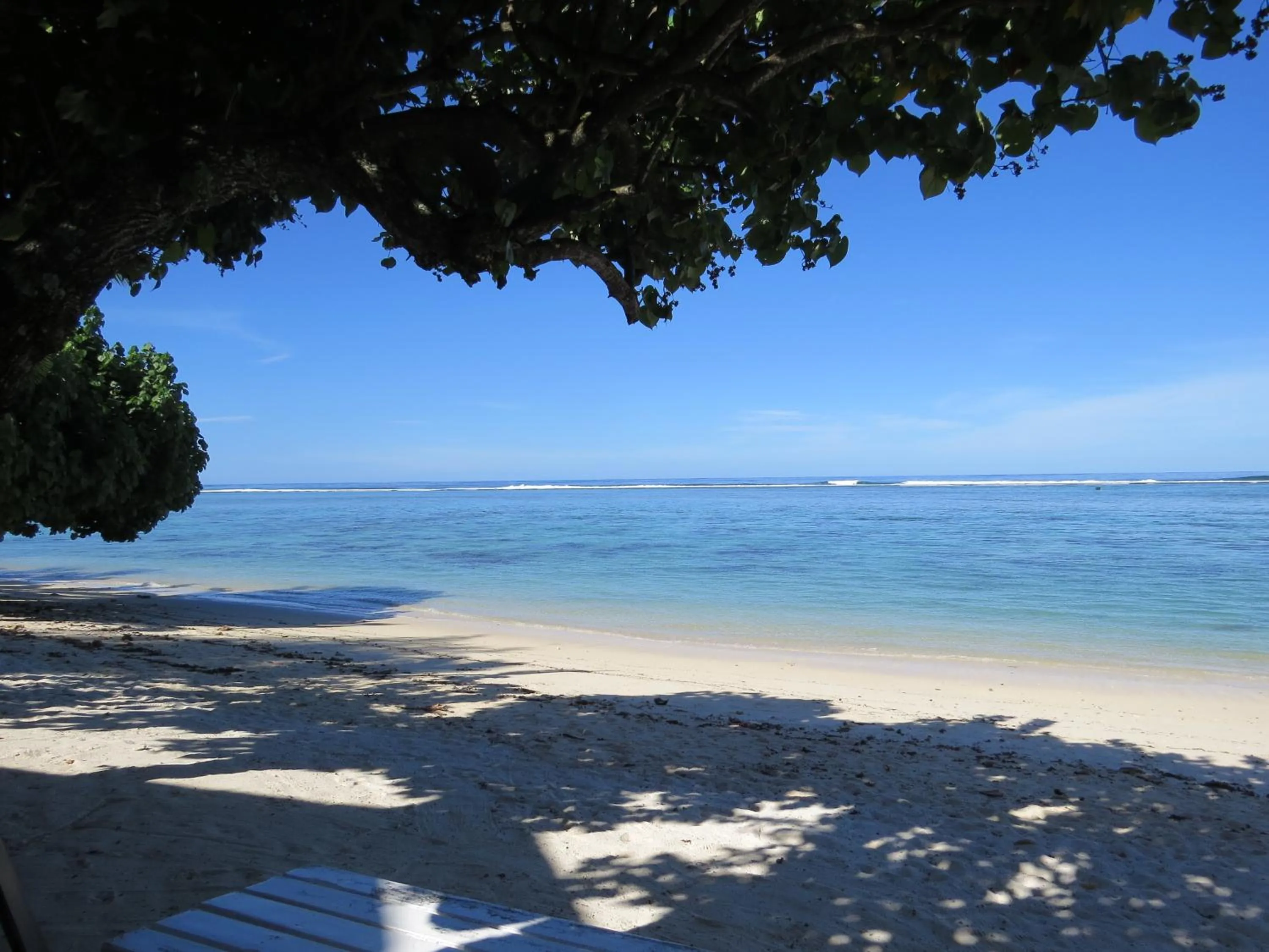 Beach in Aroa Beachside Resort
